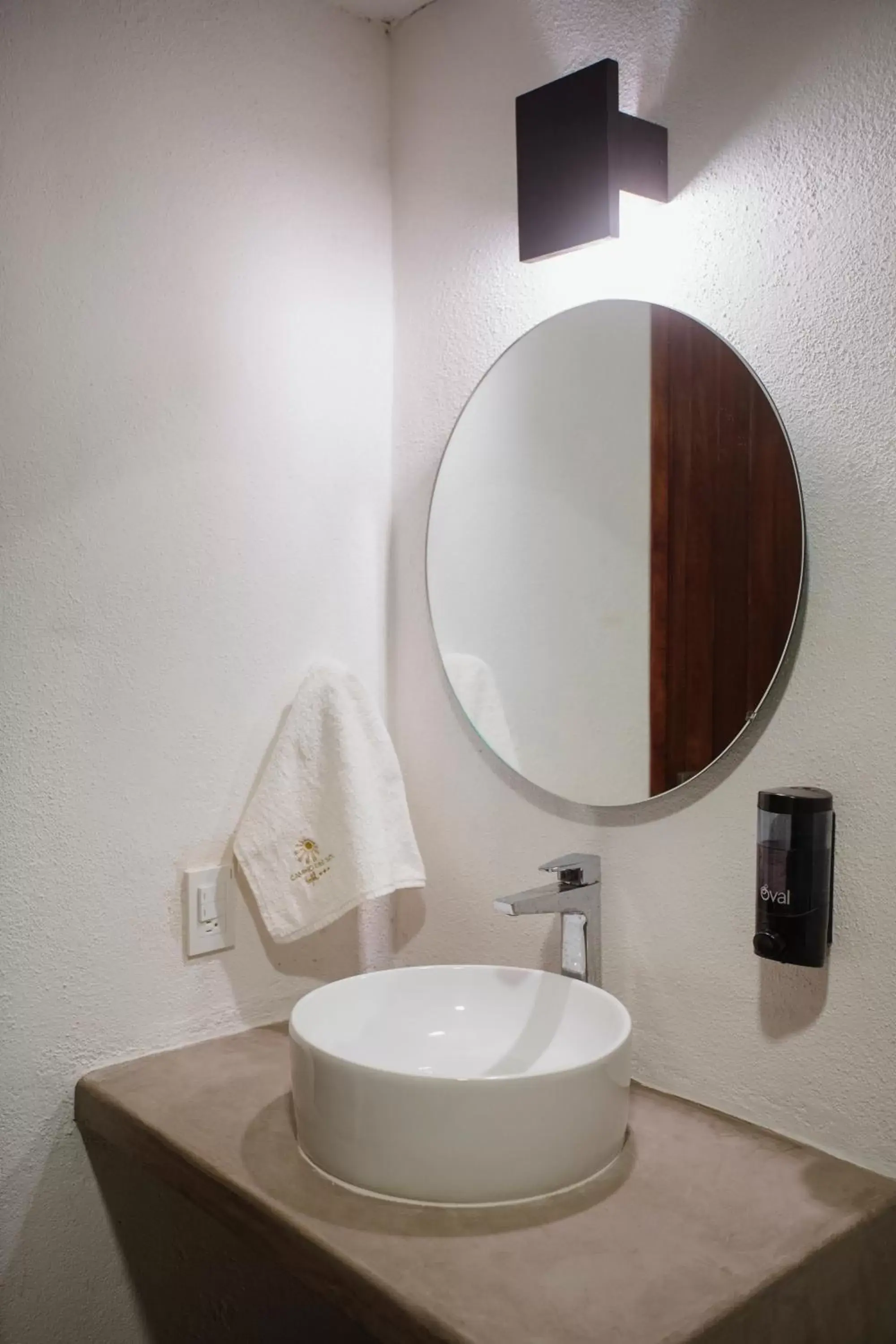 Toilet, Bathroom in Hotel Camino Del Sol