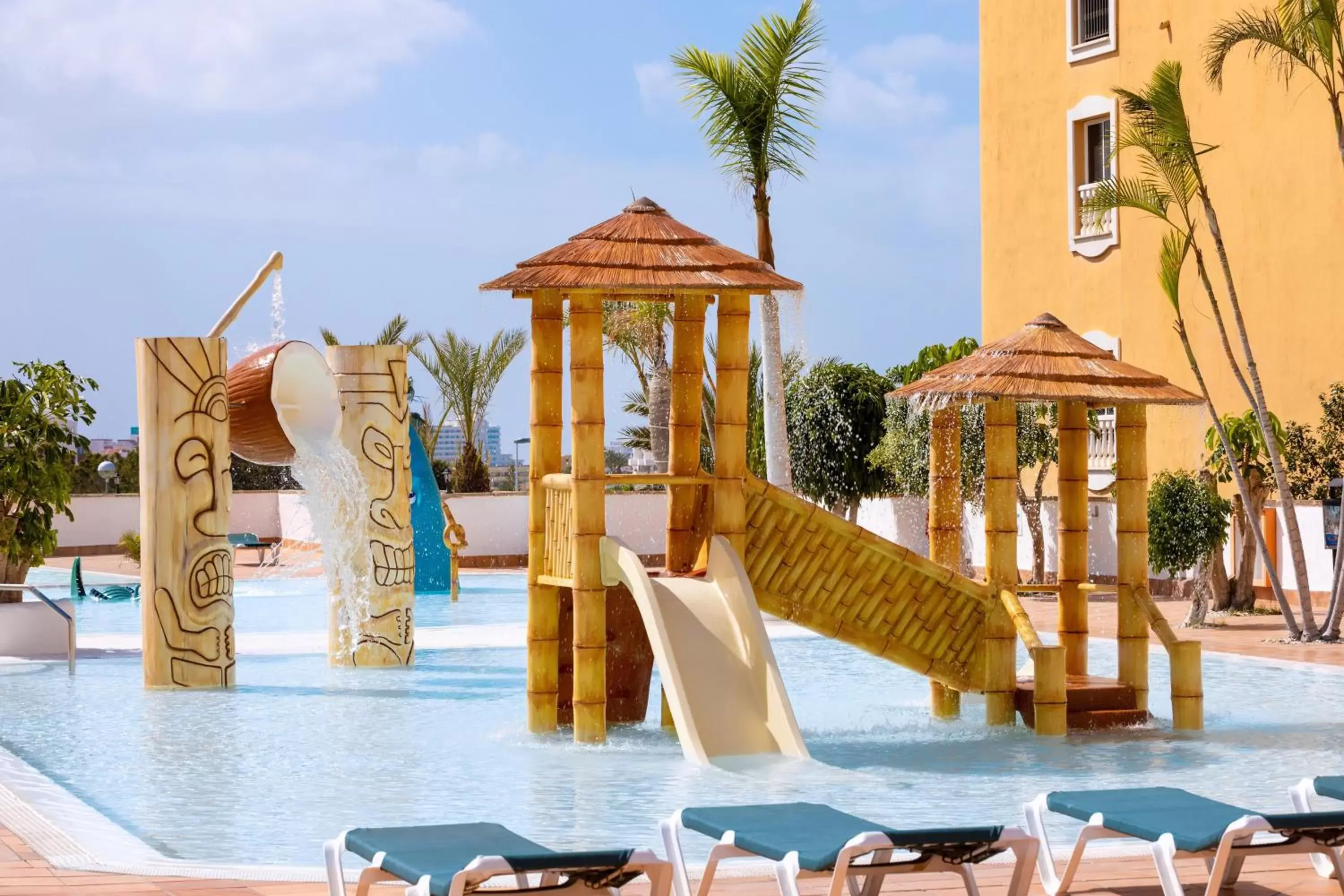 Swimming pool, Water Park in Chatur Playa Real Resort