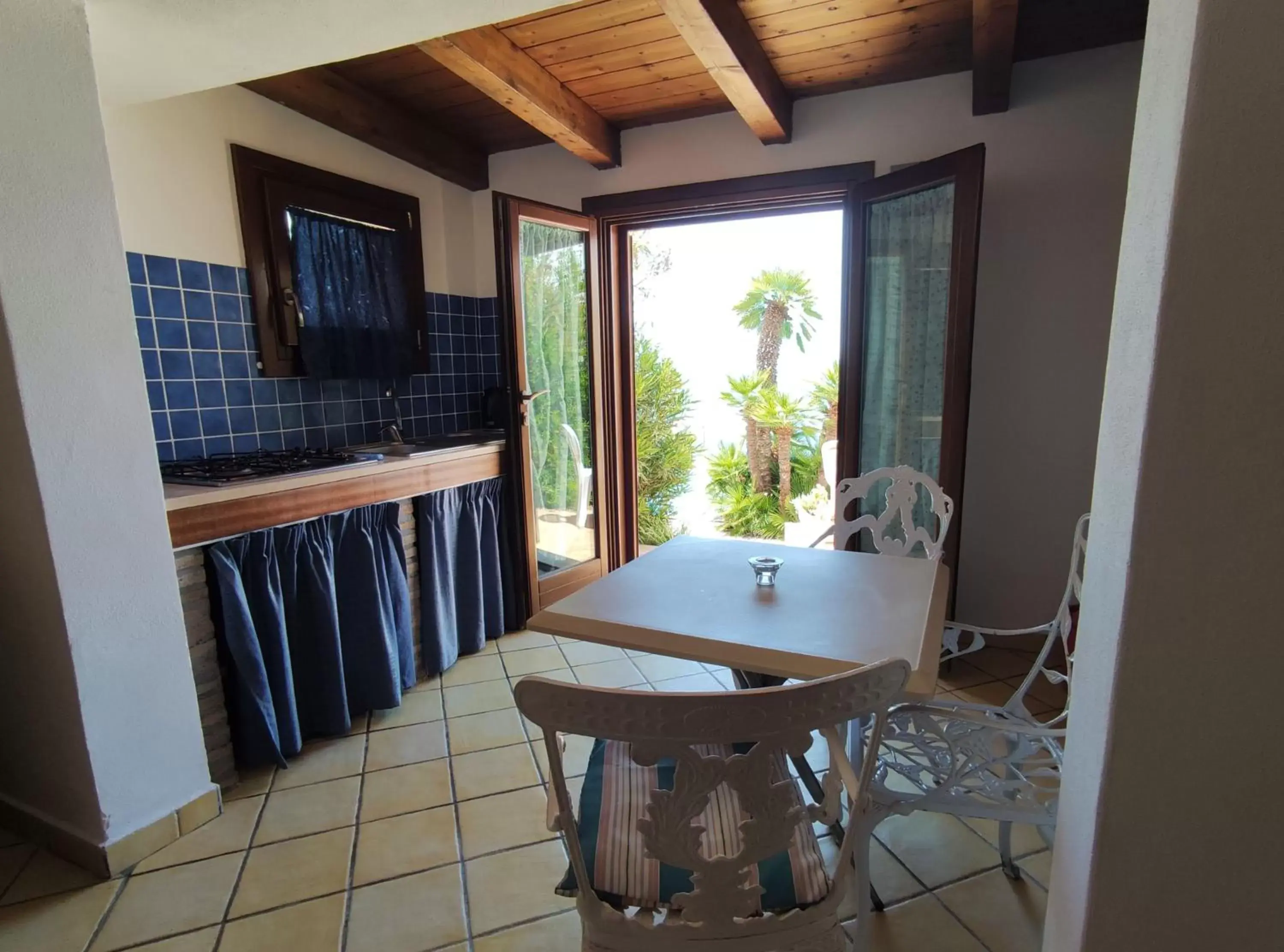 Dining Area in La Rosa Sul Mare