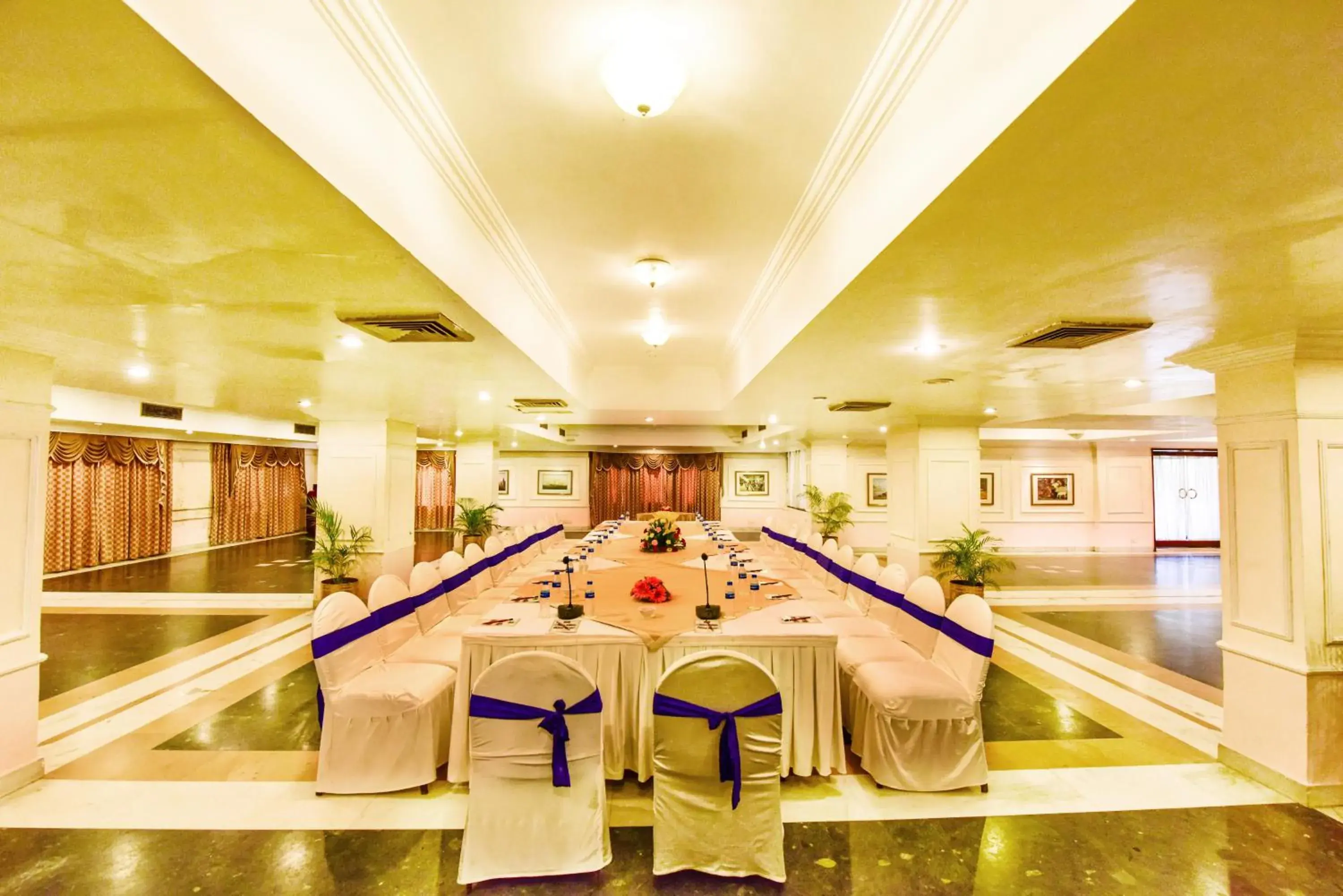 BBQ facilities, Restaurant/Places to Eat in Hotel Swosti Premium Bhubaneswar