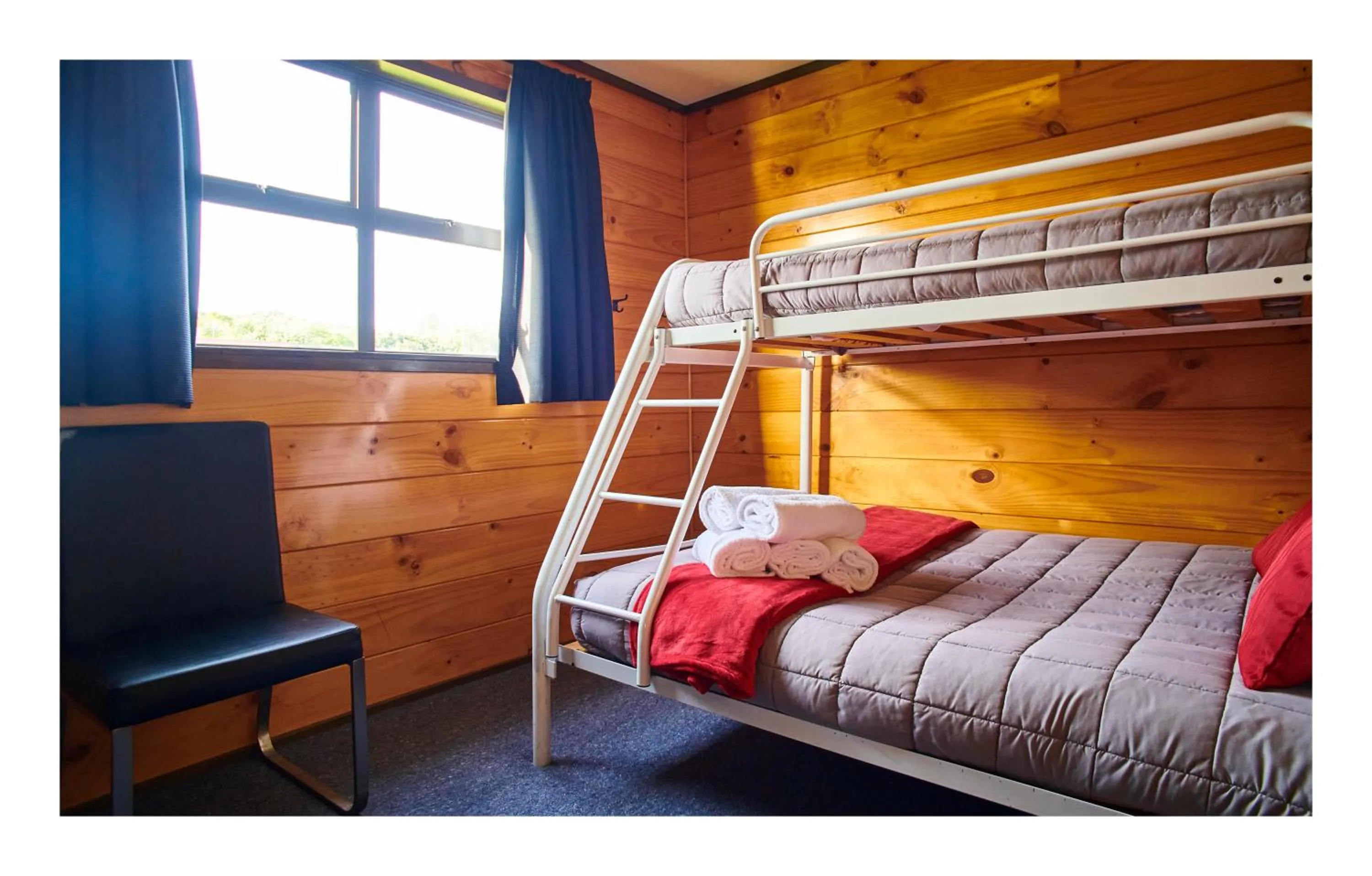 Bedroom, Bed in Greymouth Seaside TOP 10 Holiday Park