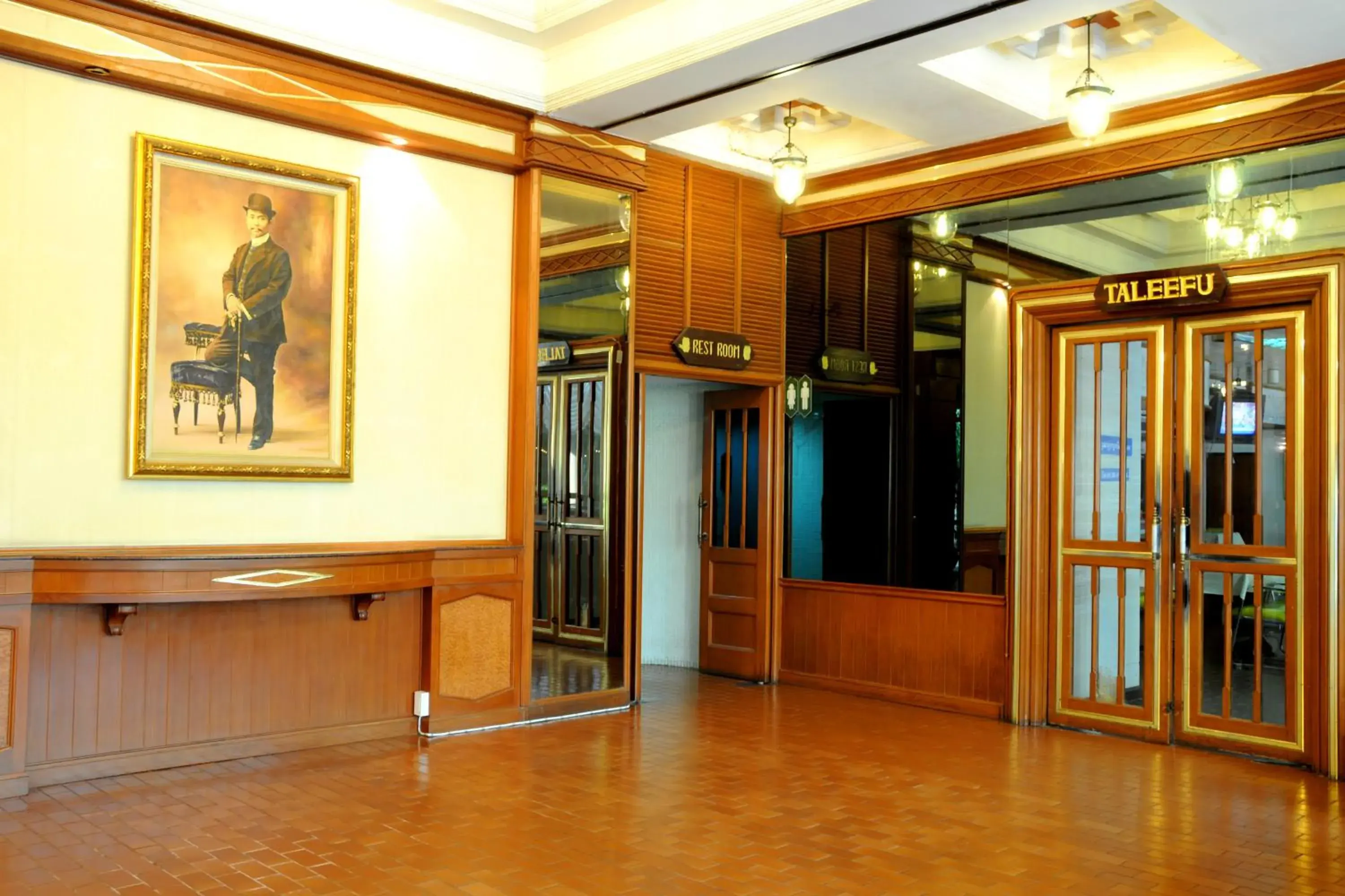 Facade/entrance, Lobby/Reception in Nan Chao Hotel
