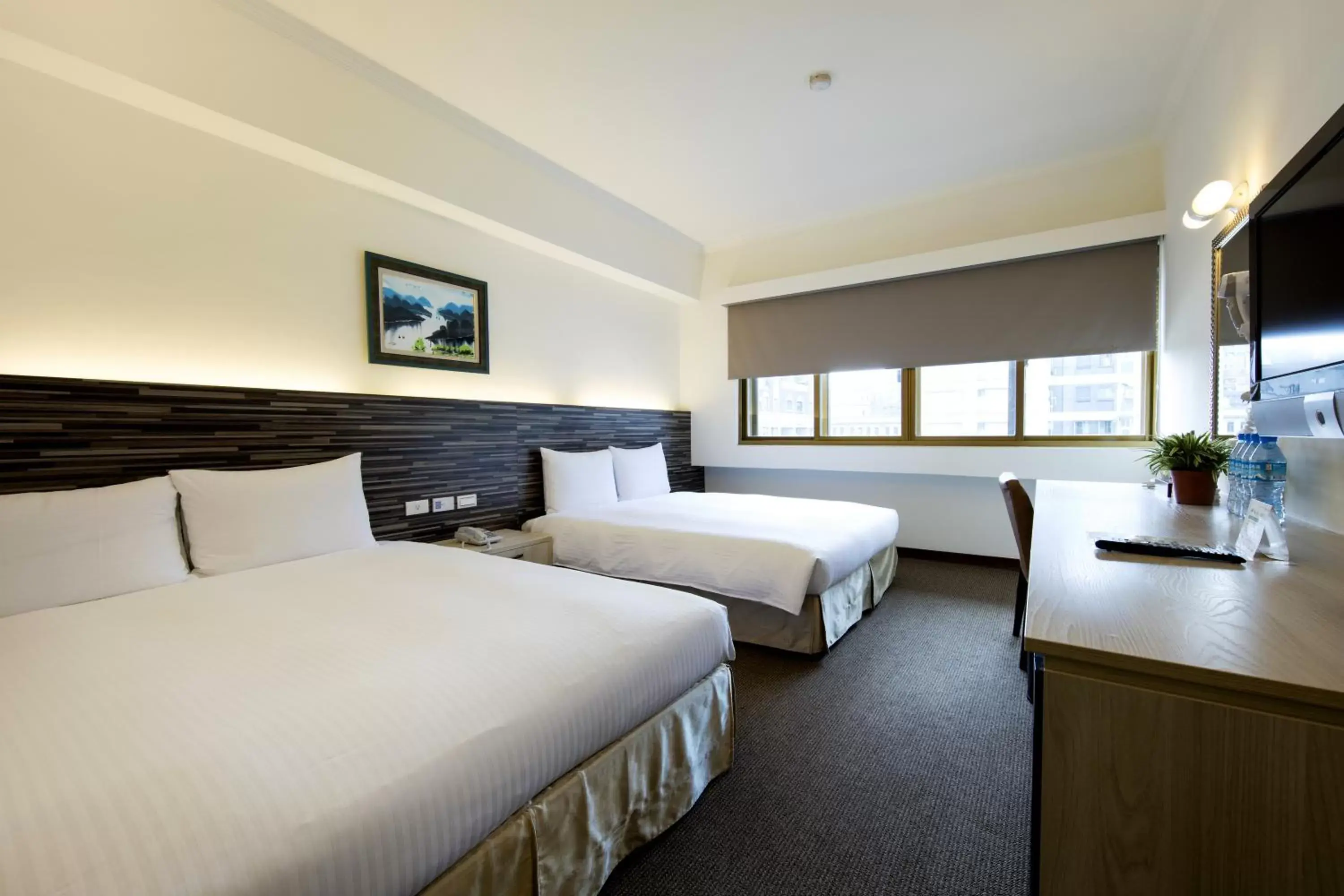 Photo of the whole room, Bed in Ful Won Hotel Photo of the whole room, Bed in Ful Won Hotel