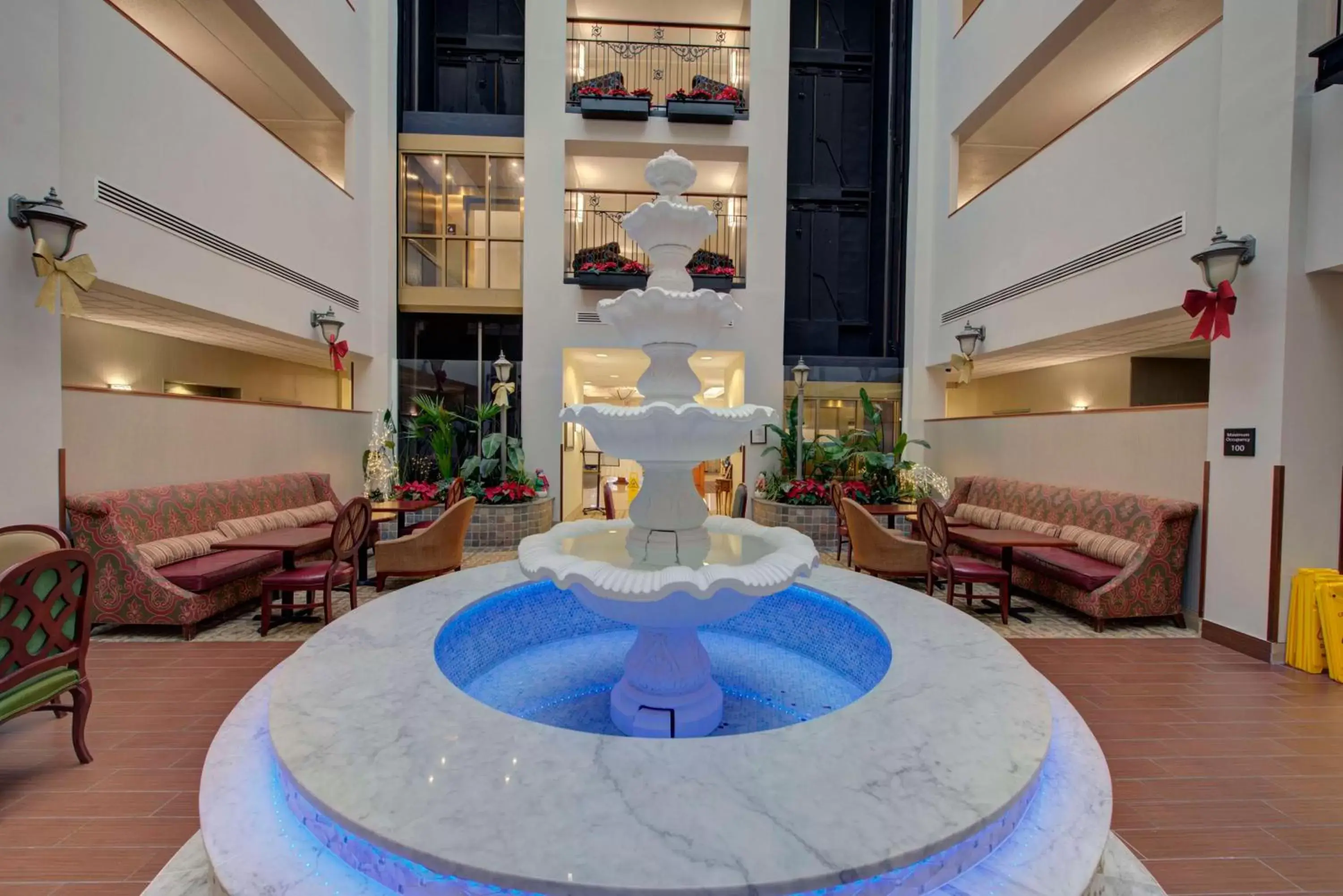 Lobby or reception, Swimming Pool in Hampton Inn & Suites By Hilton - Rockville Centre