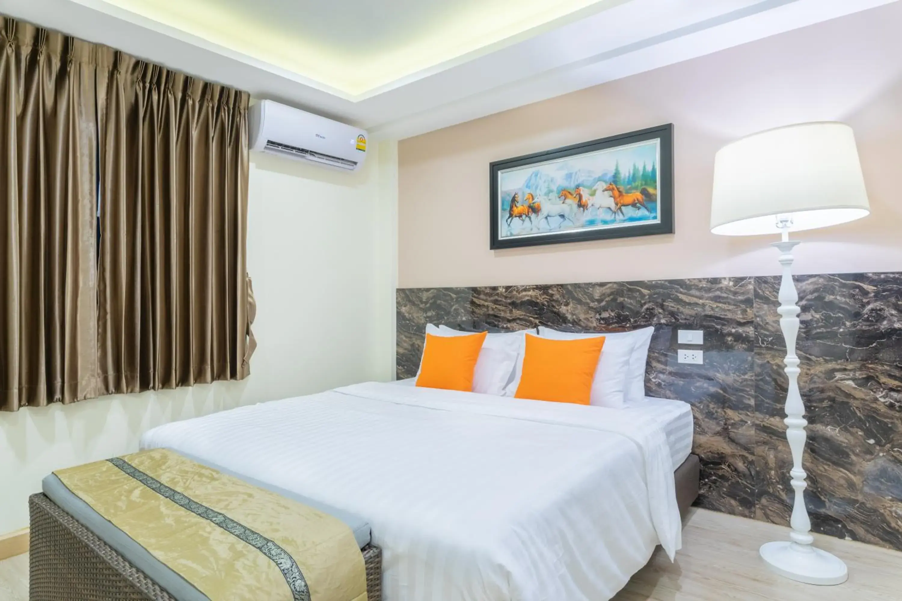 Bed in 4M Pratunam Hotel