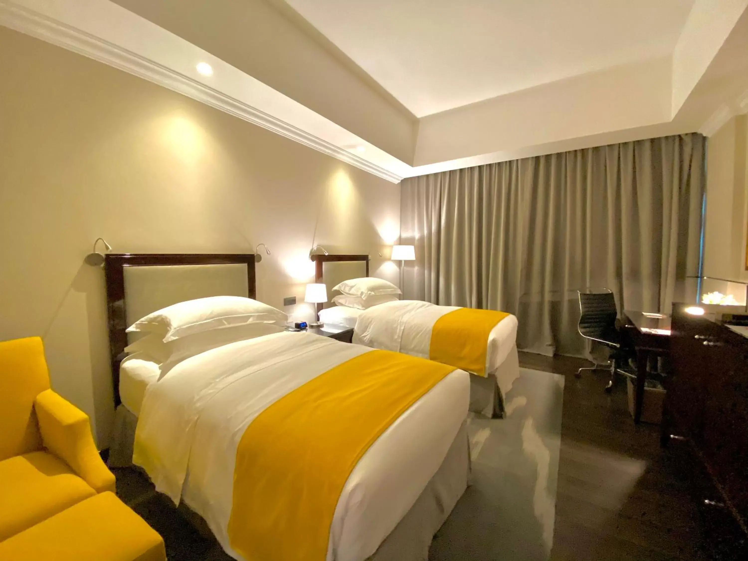 Bedroom, Bed in Millennium Hotel Doha