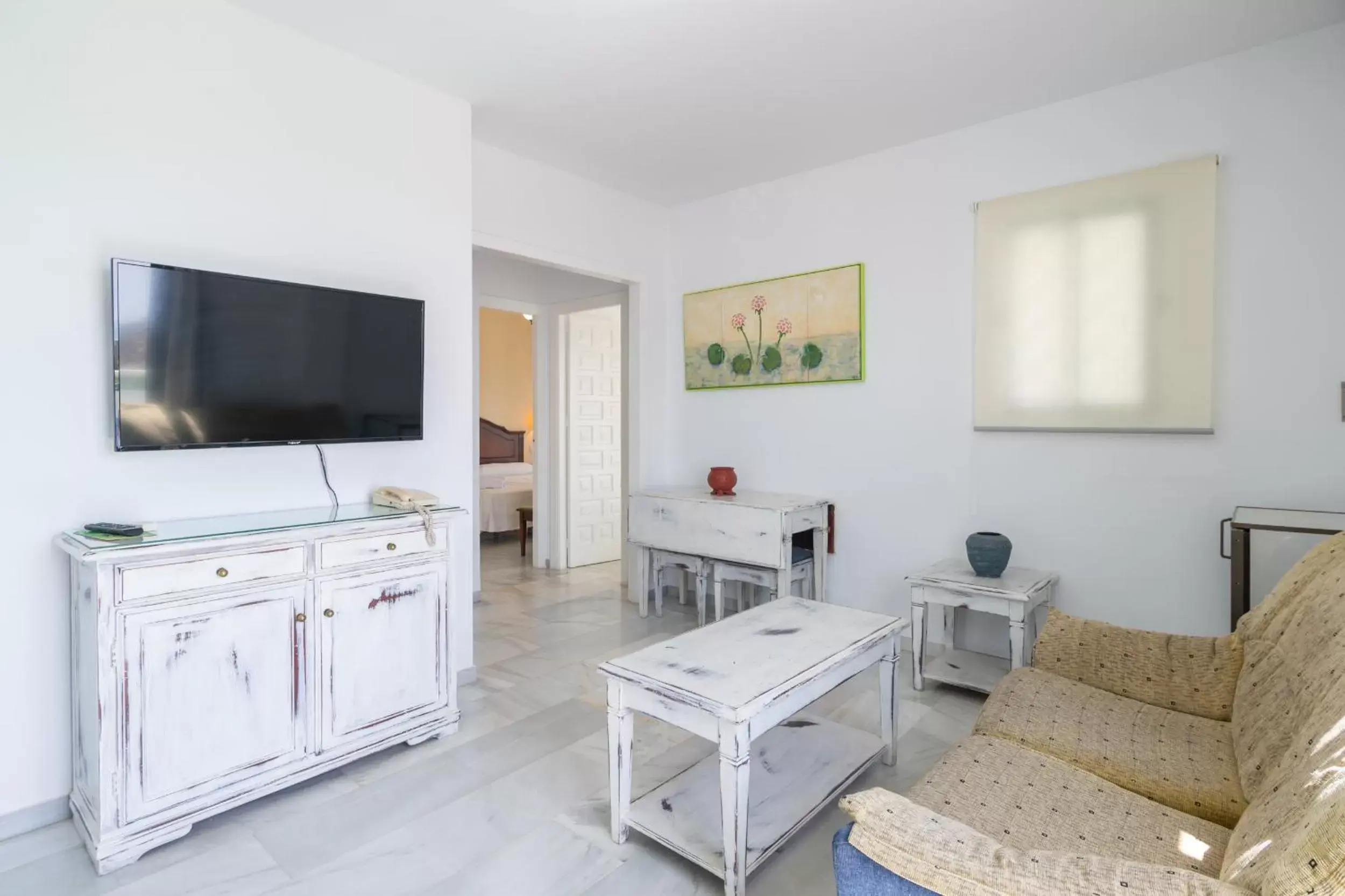 Lounge or bar in Apartahotel Playamaro by Dorobe Lounge or bar in Apartahotel Playamaro by Dorobe