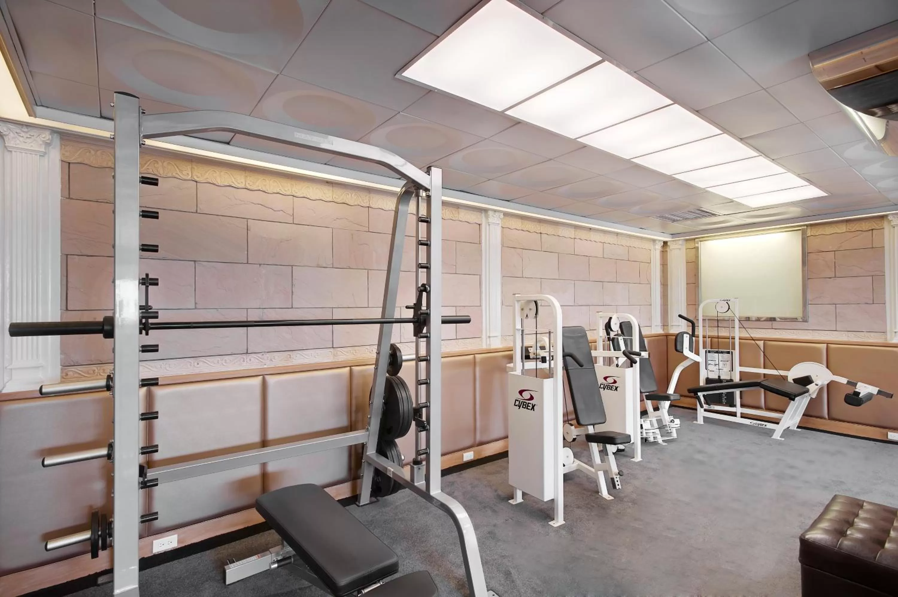 Fitness centre/facilities in Cosmos Hotel Taipei