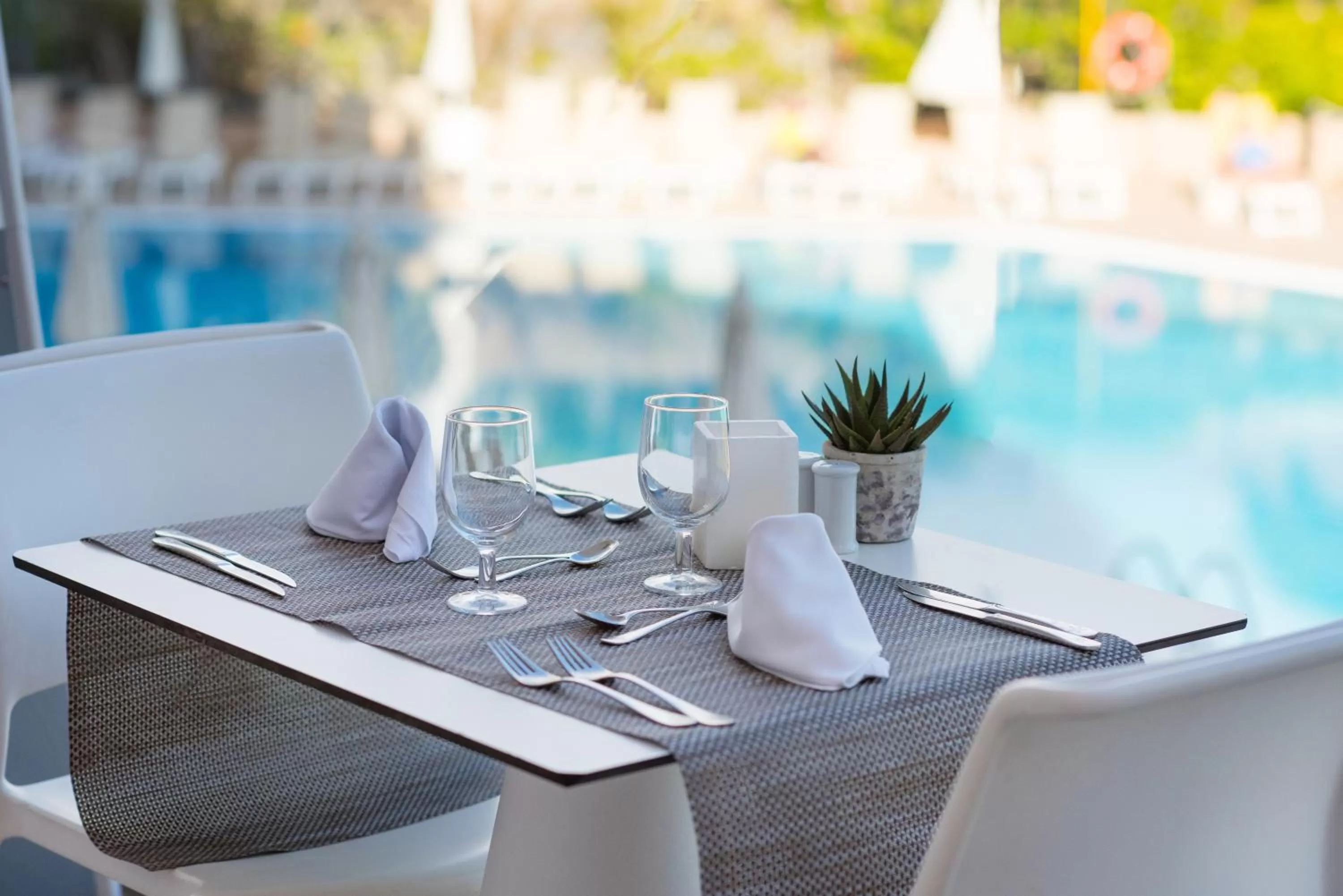 Restaurant/places to eat in Iberostar Waves Bouganville Playa