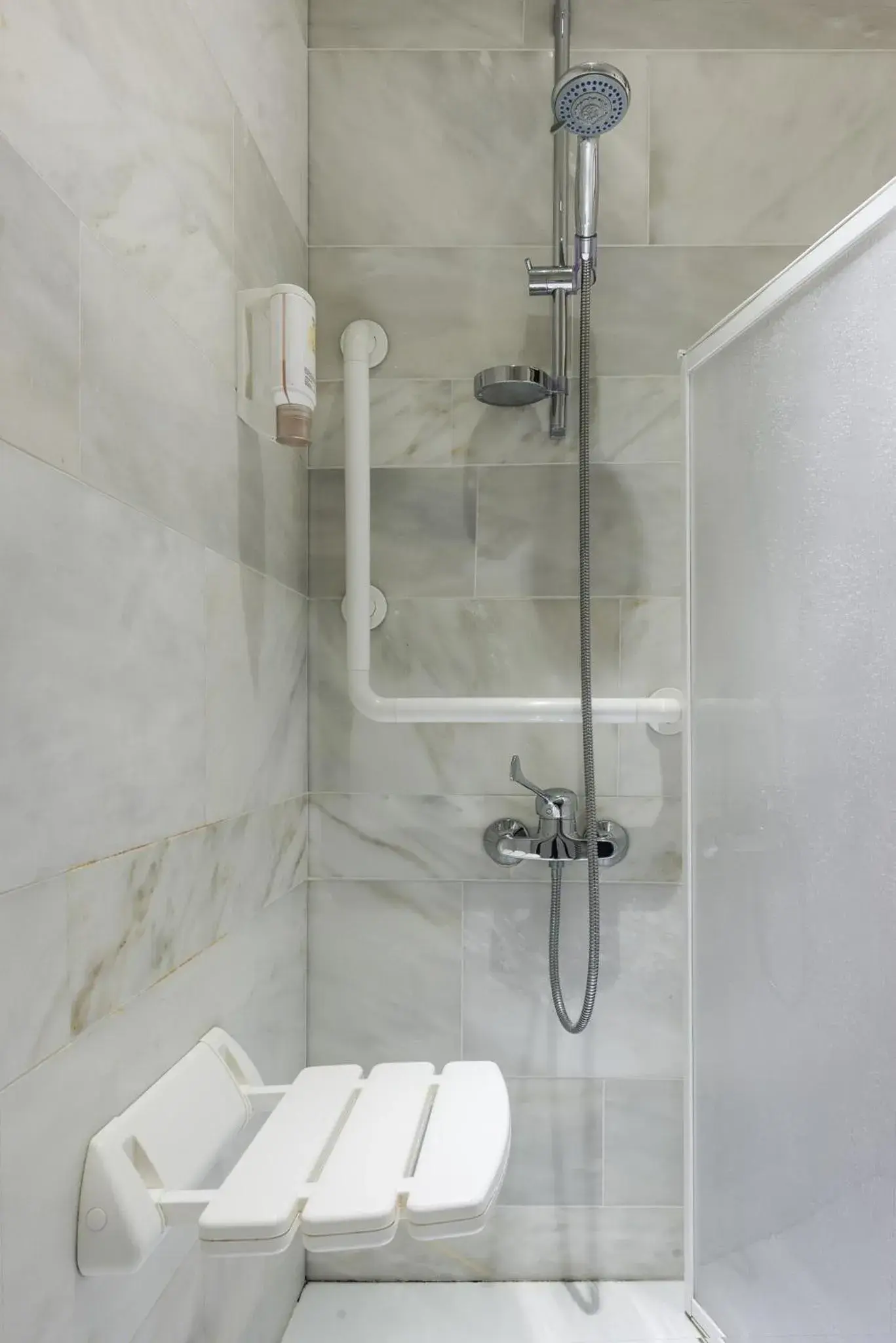 Shower, Bathroom in Esperos Palace Luxury & Spa Hotel