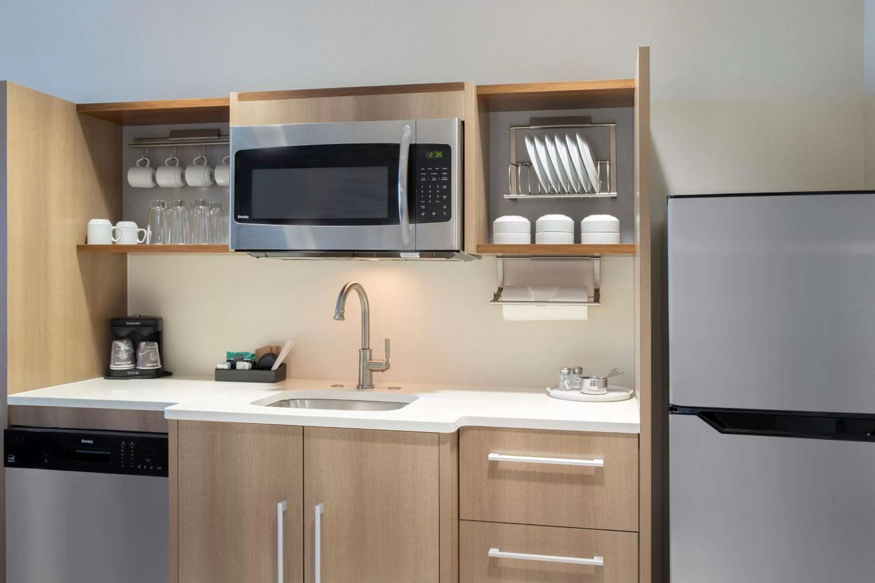 Kitchen or kitchenette in Home2 Suites By Hilton Phoenix Avondale, Az