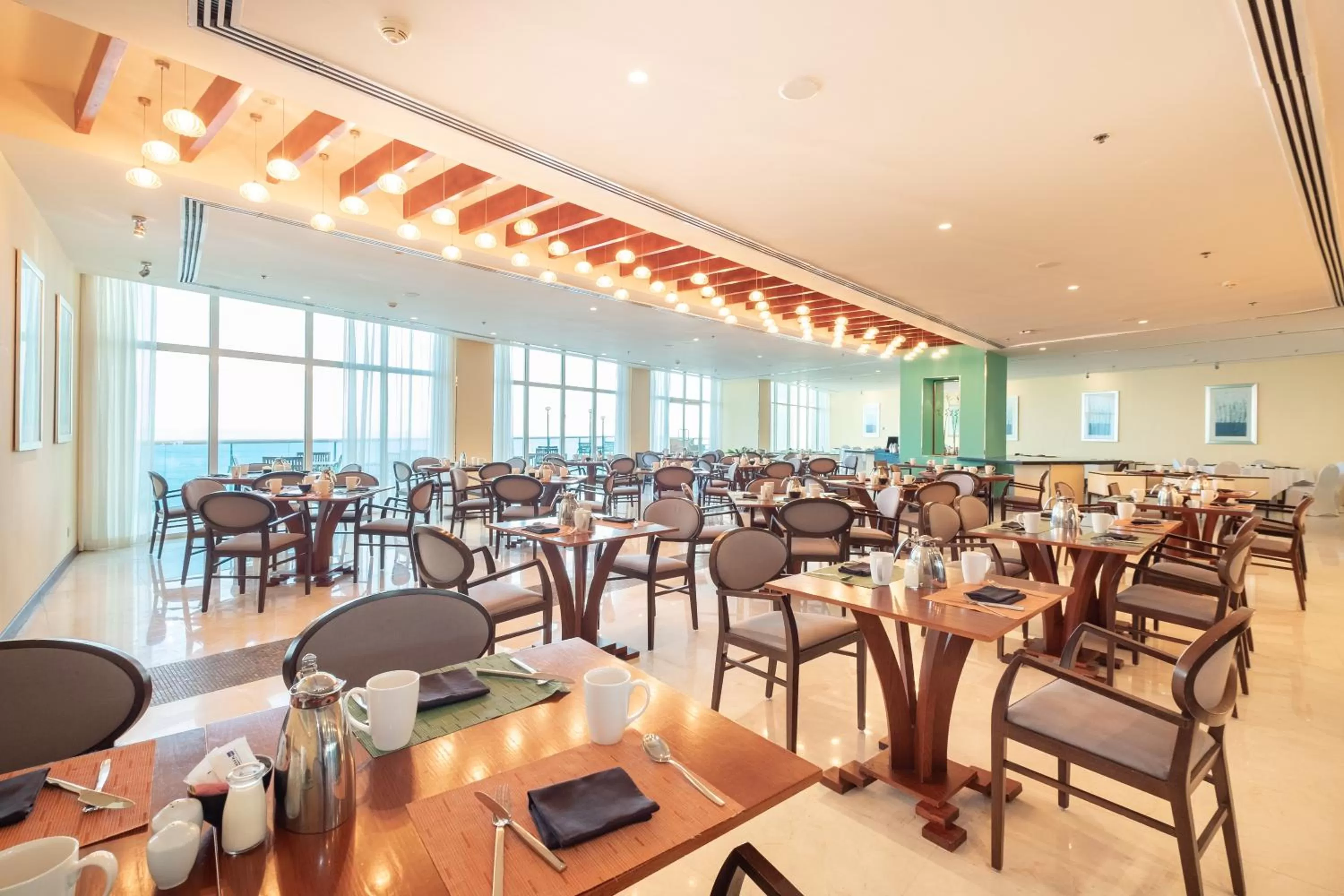 Restaurant/places to eat in Radisson Blu Resort, Fujairah