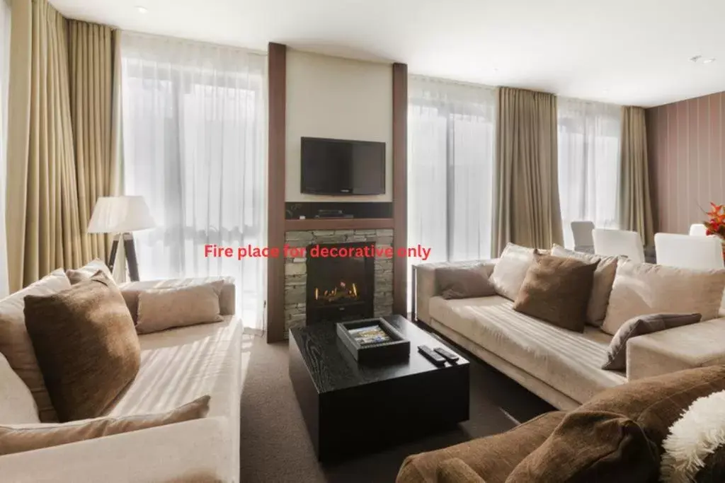 Living room, Seating Area in Queenstown Village Apartments