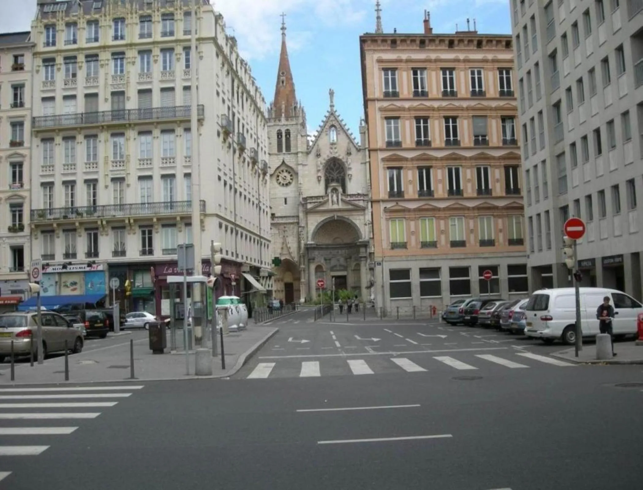 Area and facilities in ibis Styles Lyon Centre Confluence
