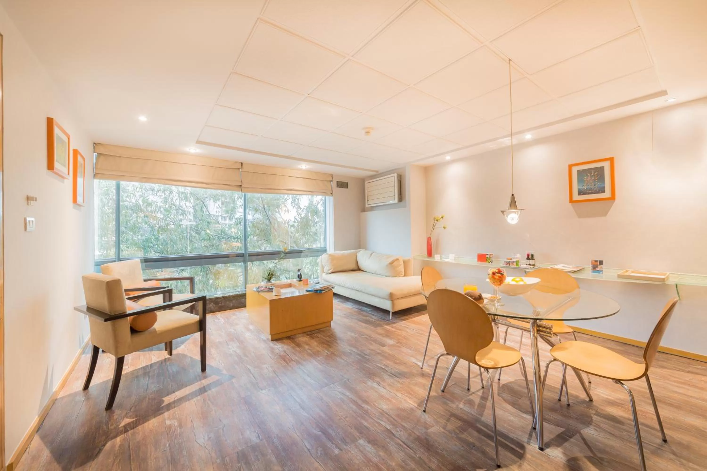 Kitchen or kitchenette in Suites Contempo