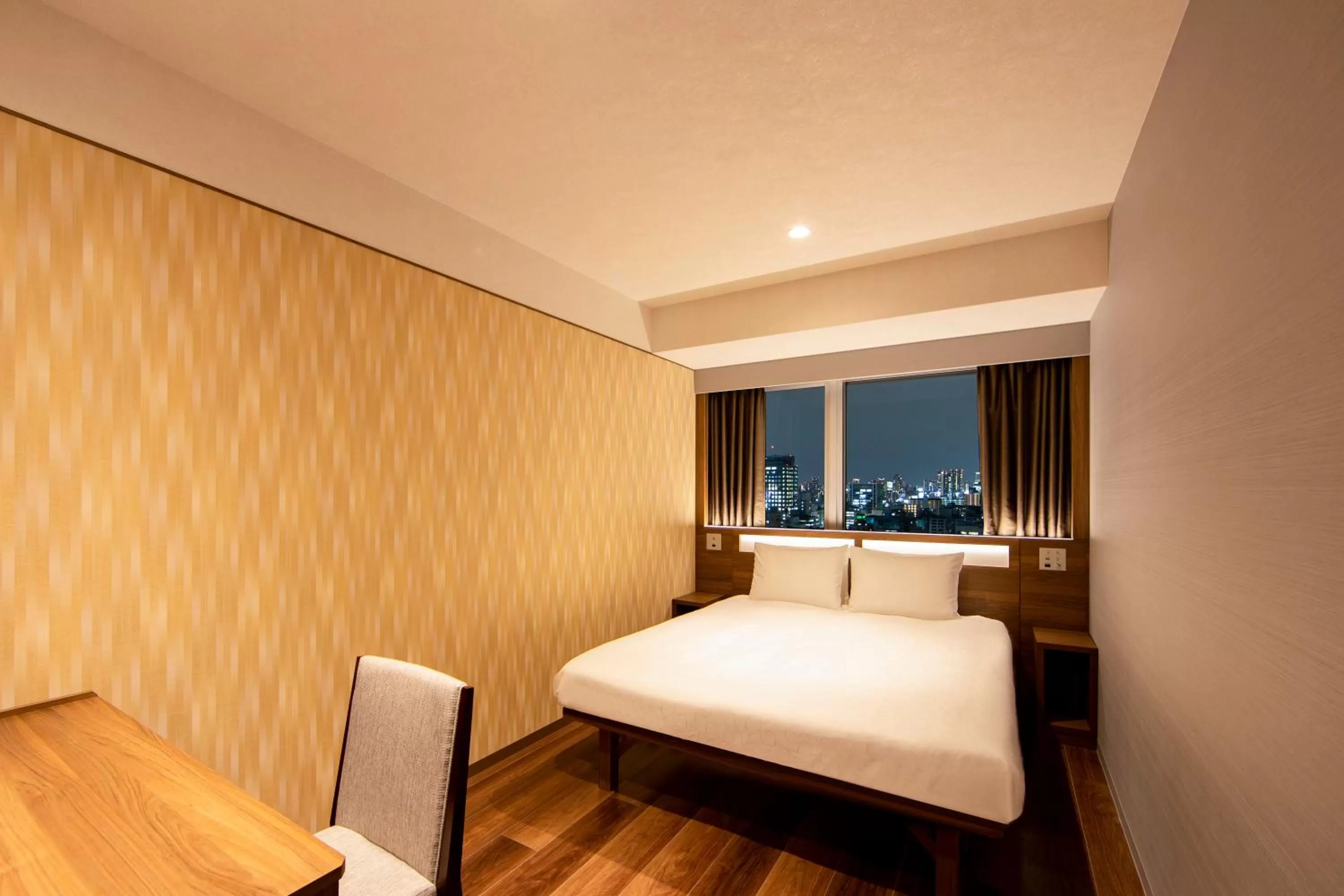 High Floor Superior Double in karaksa hotel grande Shin-Osaka Tower