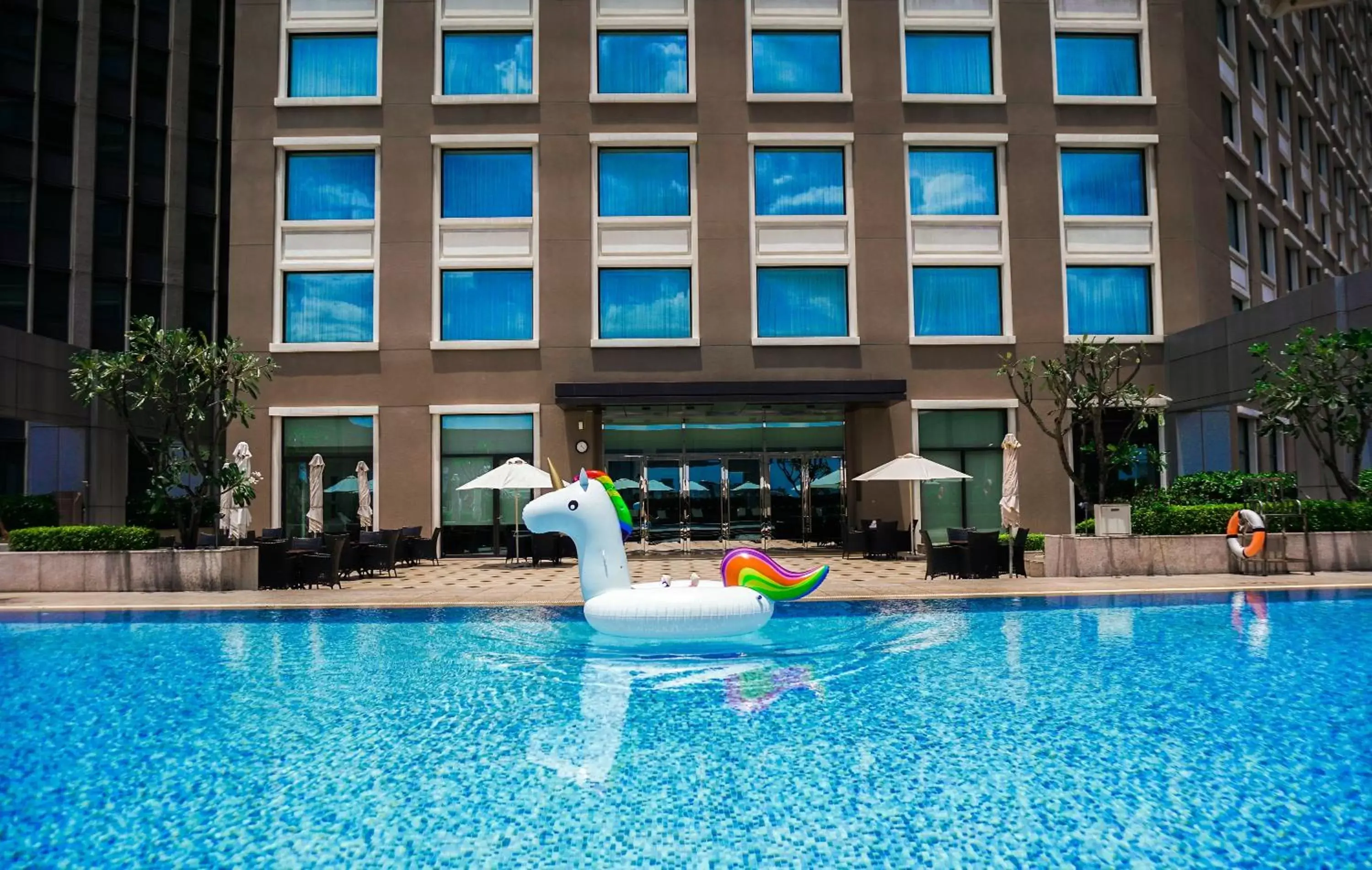 Swimming Pool in Hotel Nikko Saigon