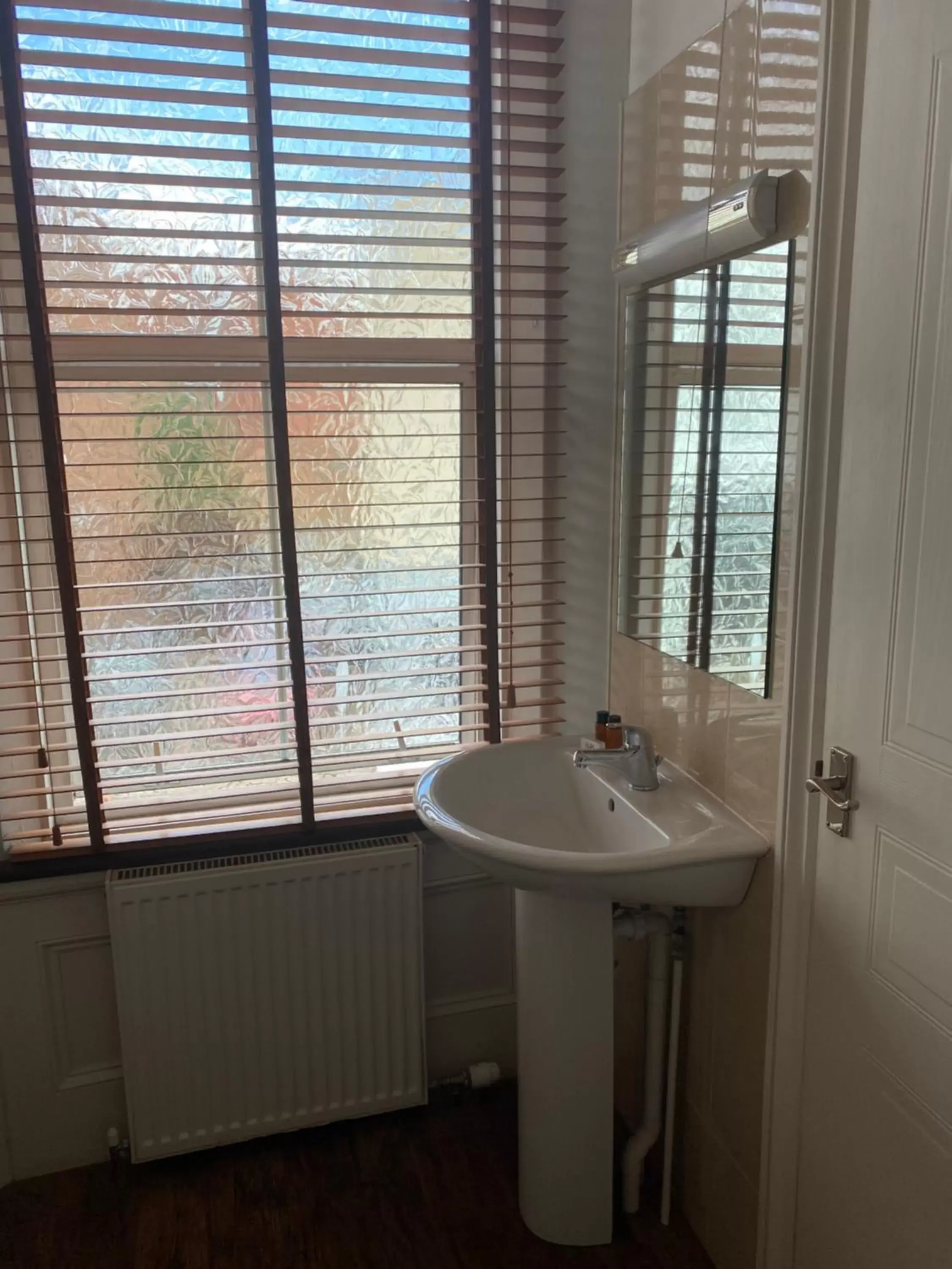 Bathroom in The Tudor Hotel