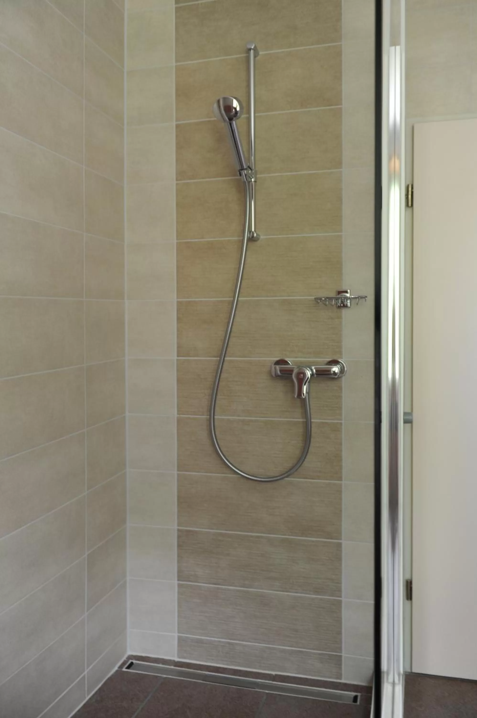 Bathroom in La Dent-du-Midi Hôtel & Restaurant