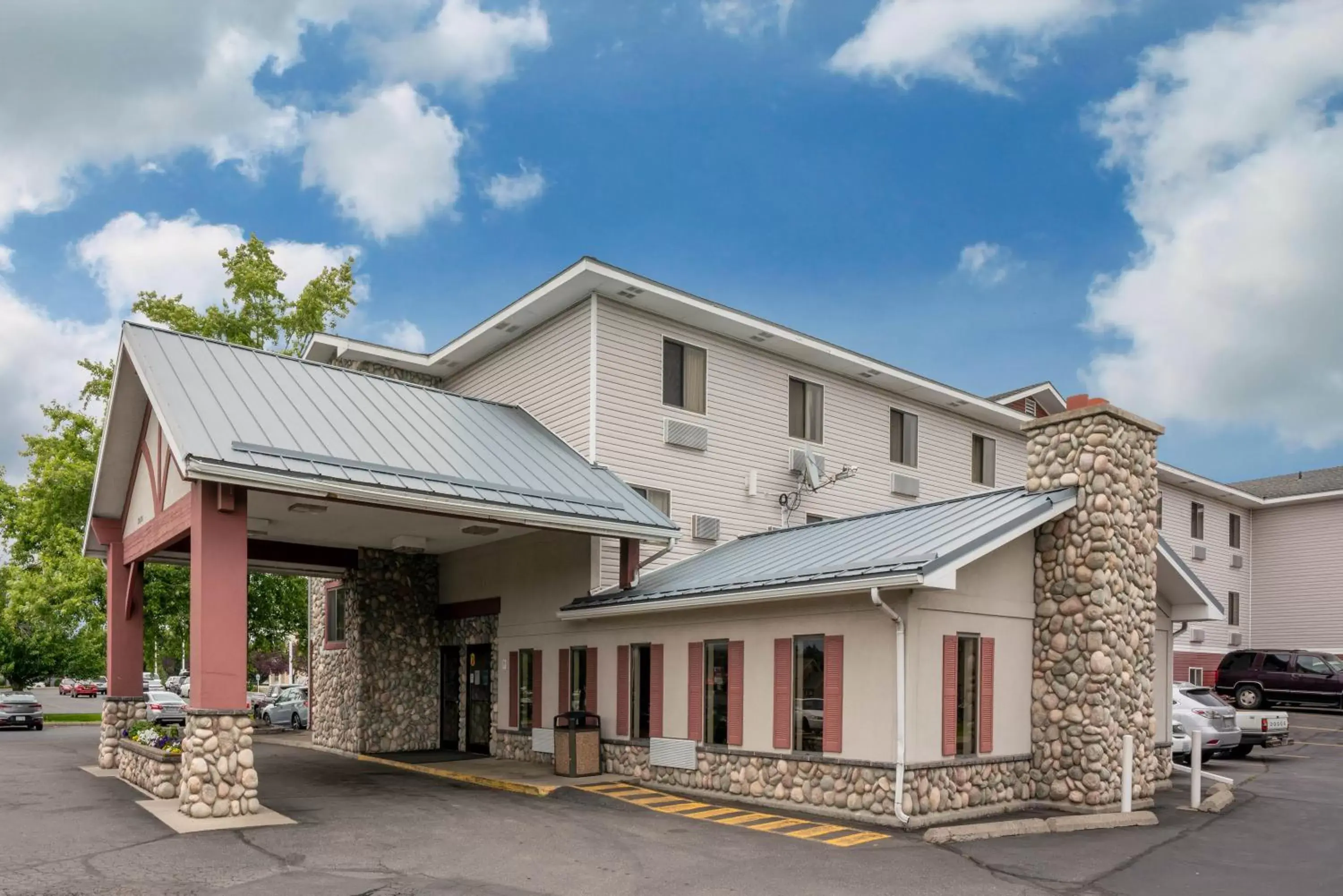 Facade/entrance, Property Building in Super 8 by Wyndham Spokane Valley