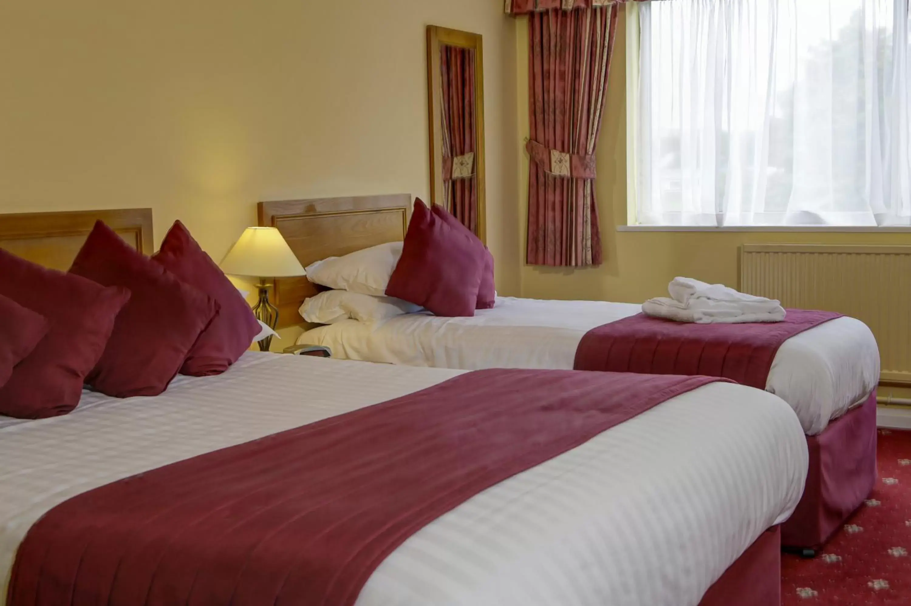 Bed in Tiverton Hotel Lounge & Venue formally Best Western