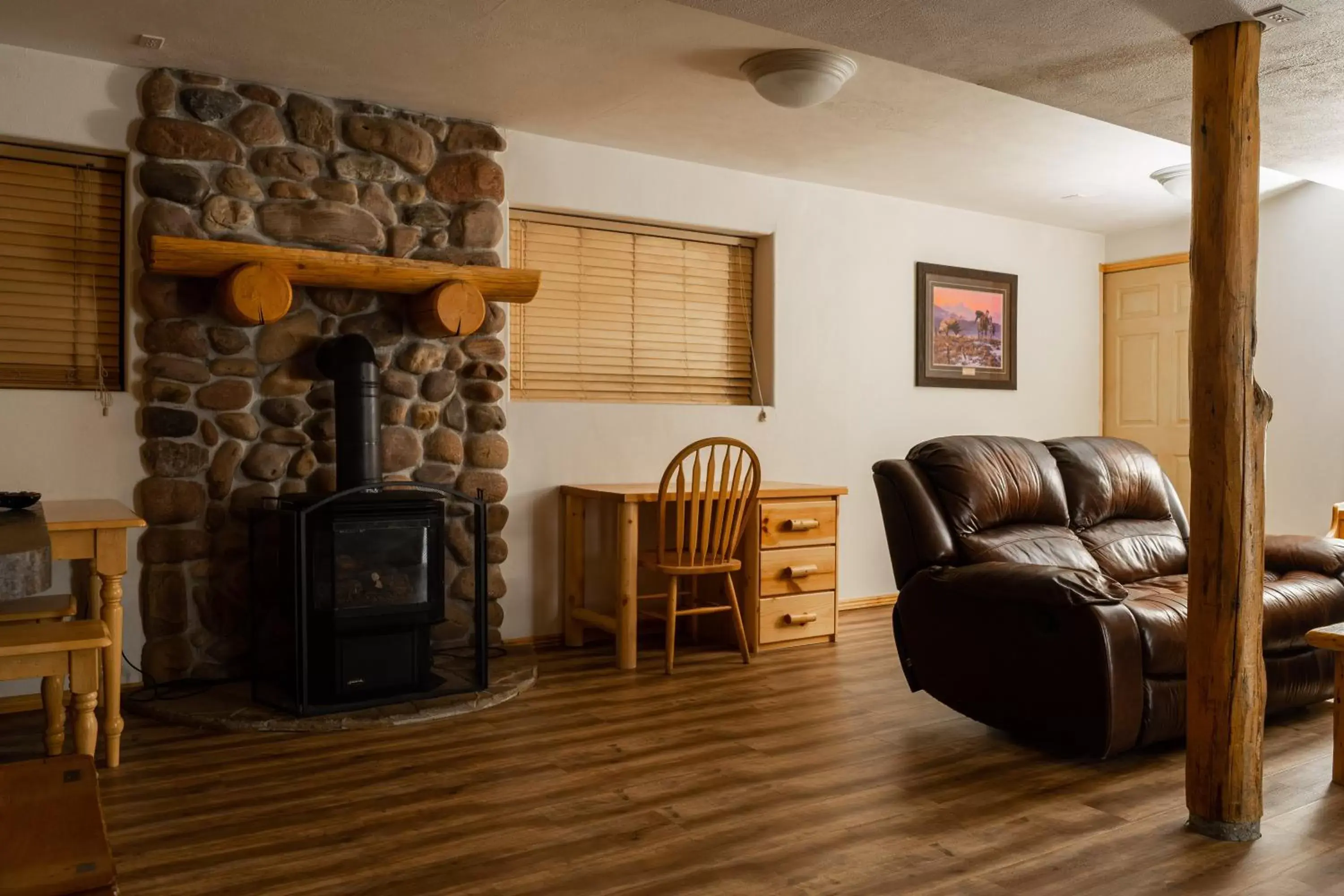 Living room, Seating Area in Country Cabins Inn