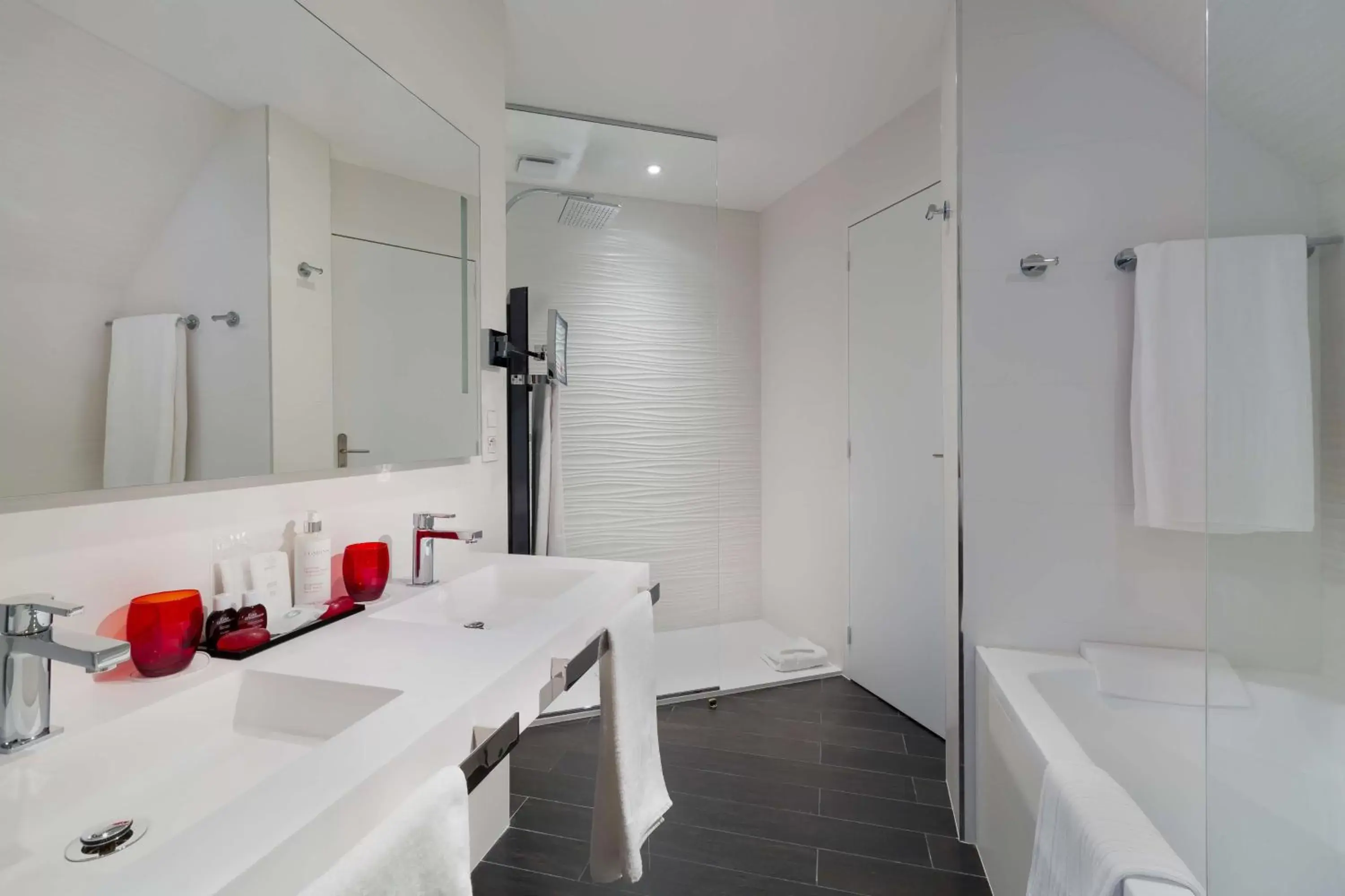 Bathroom in Best Western Plus Le Moderne