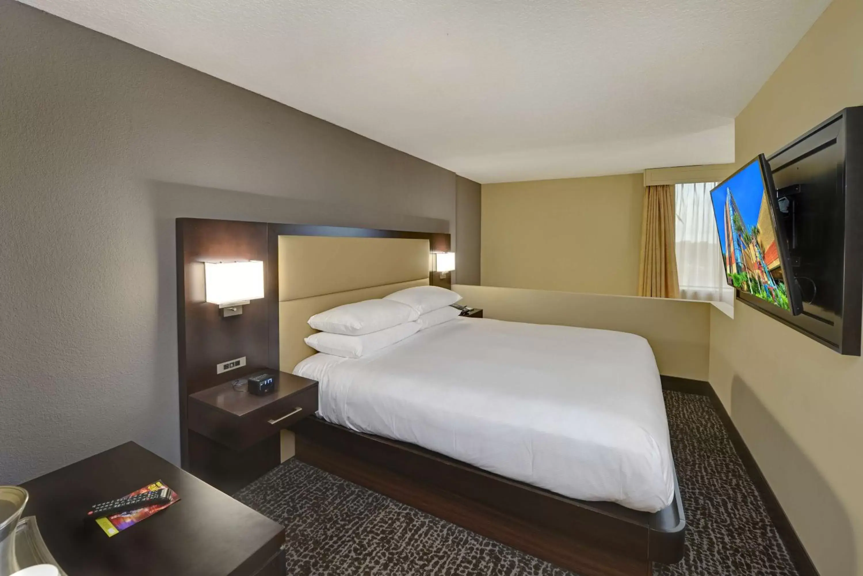 Bedroom, Bed in Hilton Orlando/Altamonte Springs