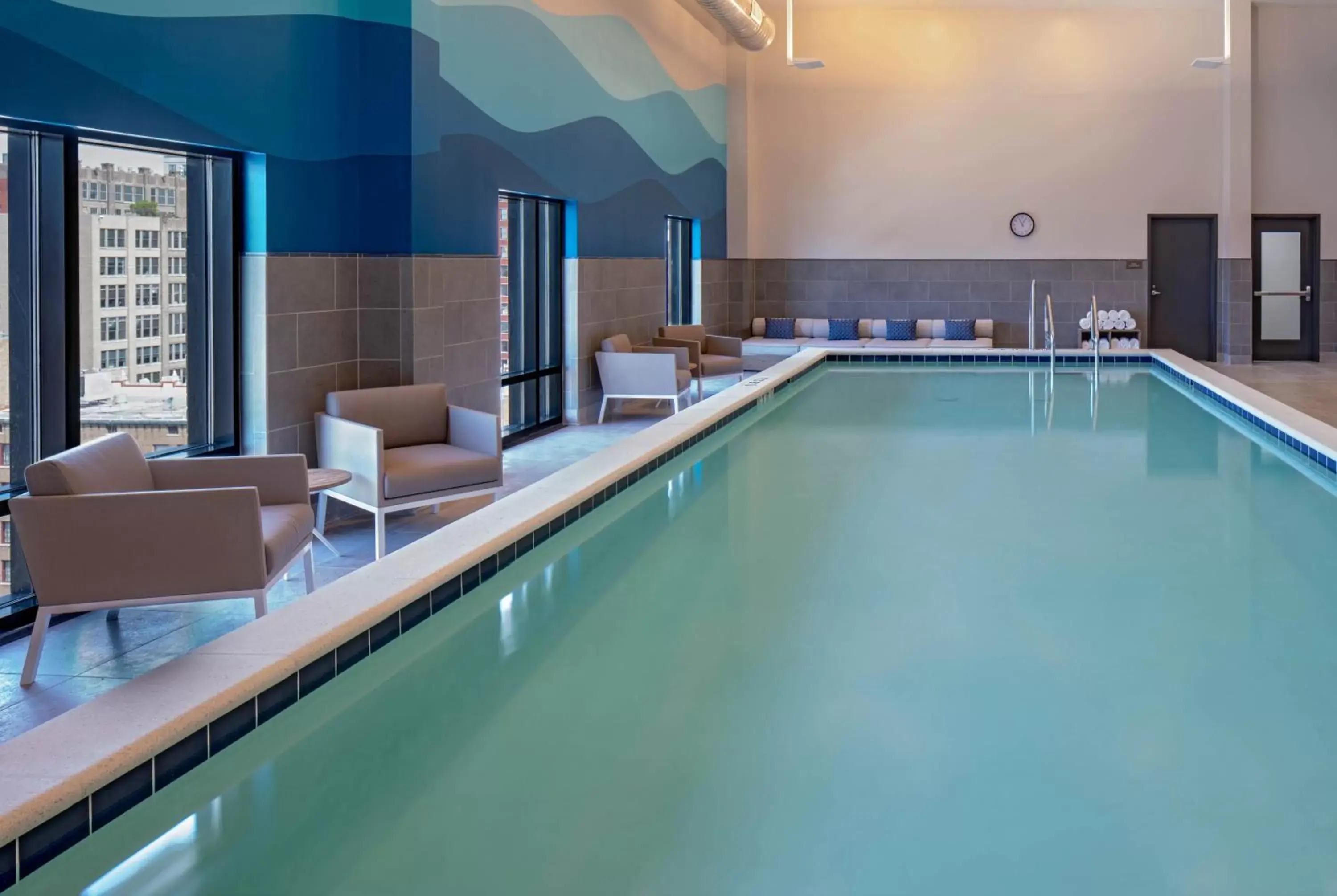 Swimming Pool in Hyatt House Indianapolis Downtown