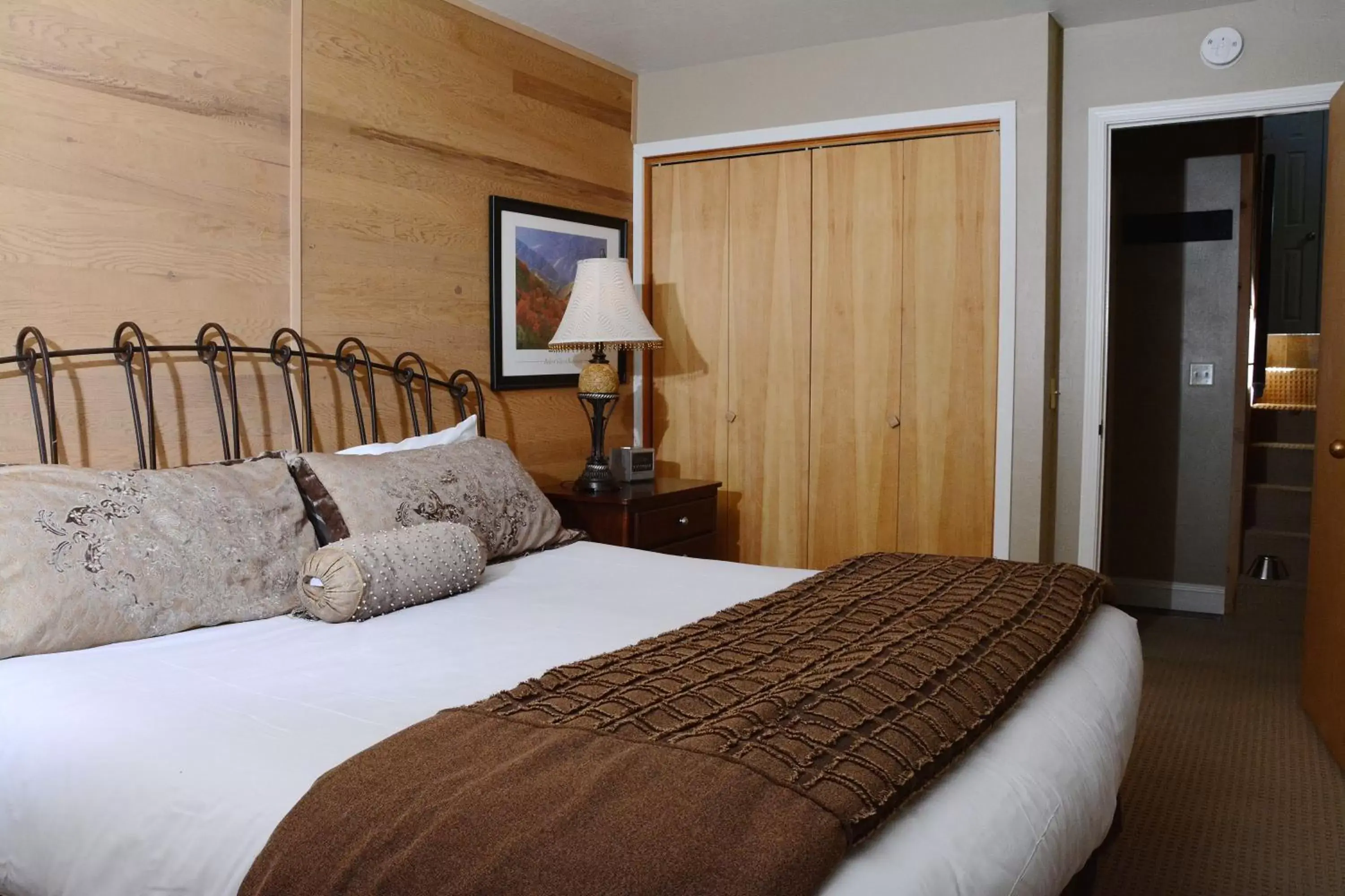 Bedroom, Bed in Northstar California Resort