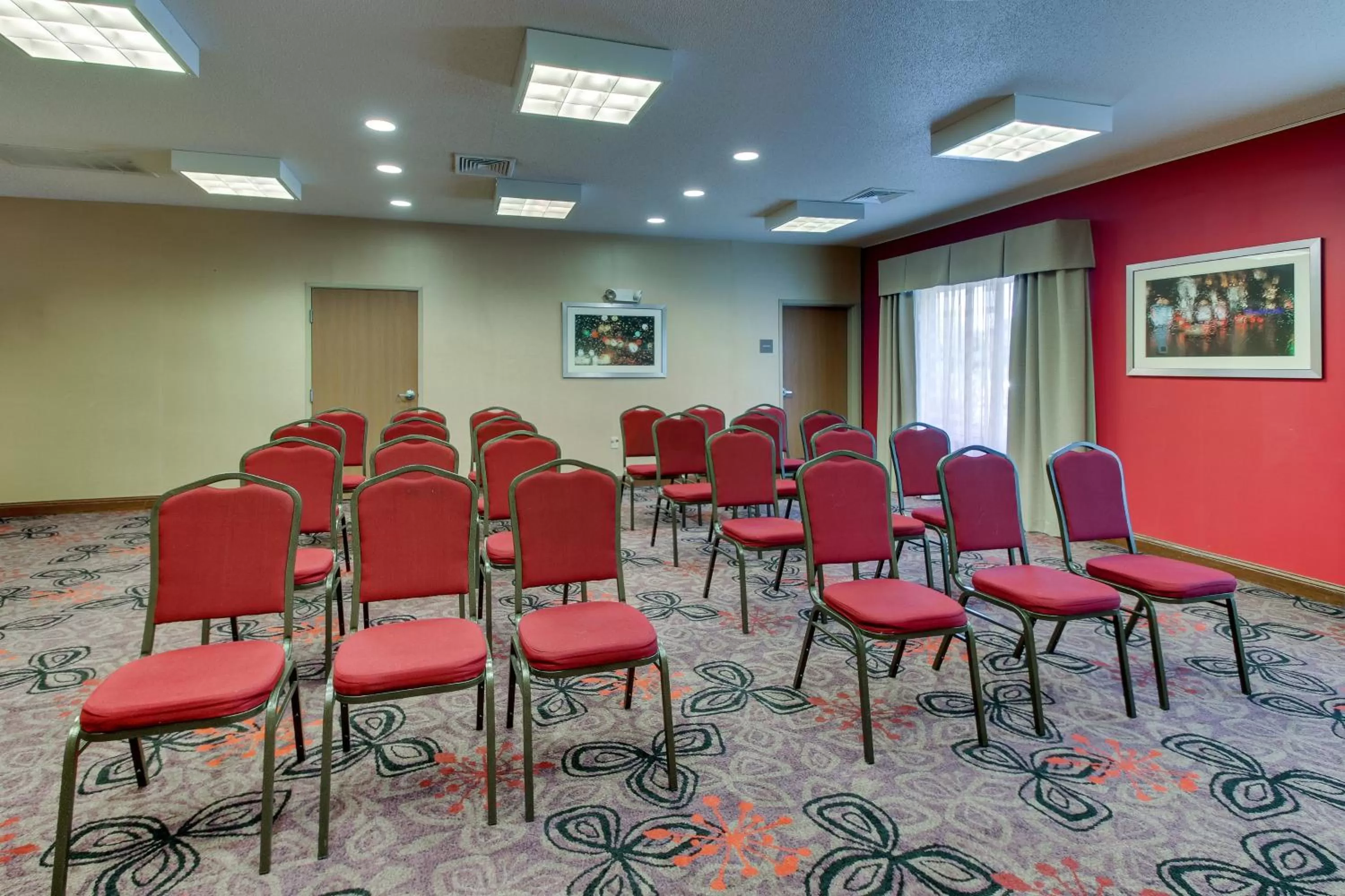 Meeting/conference room in Holiday Inn Express Hotel & Suites Lancaster-Lititz by IHG