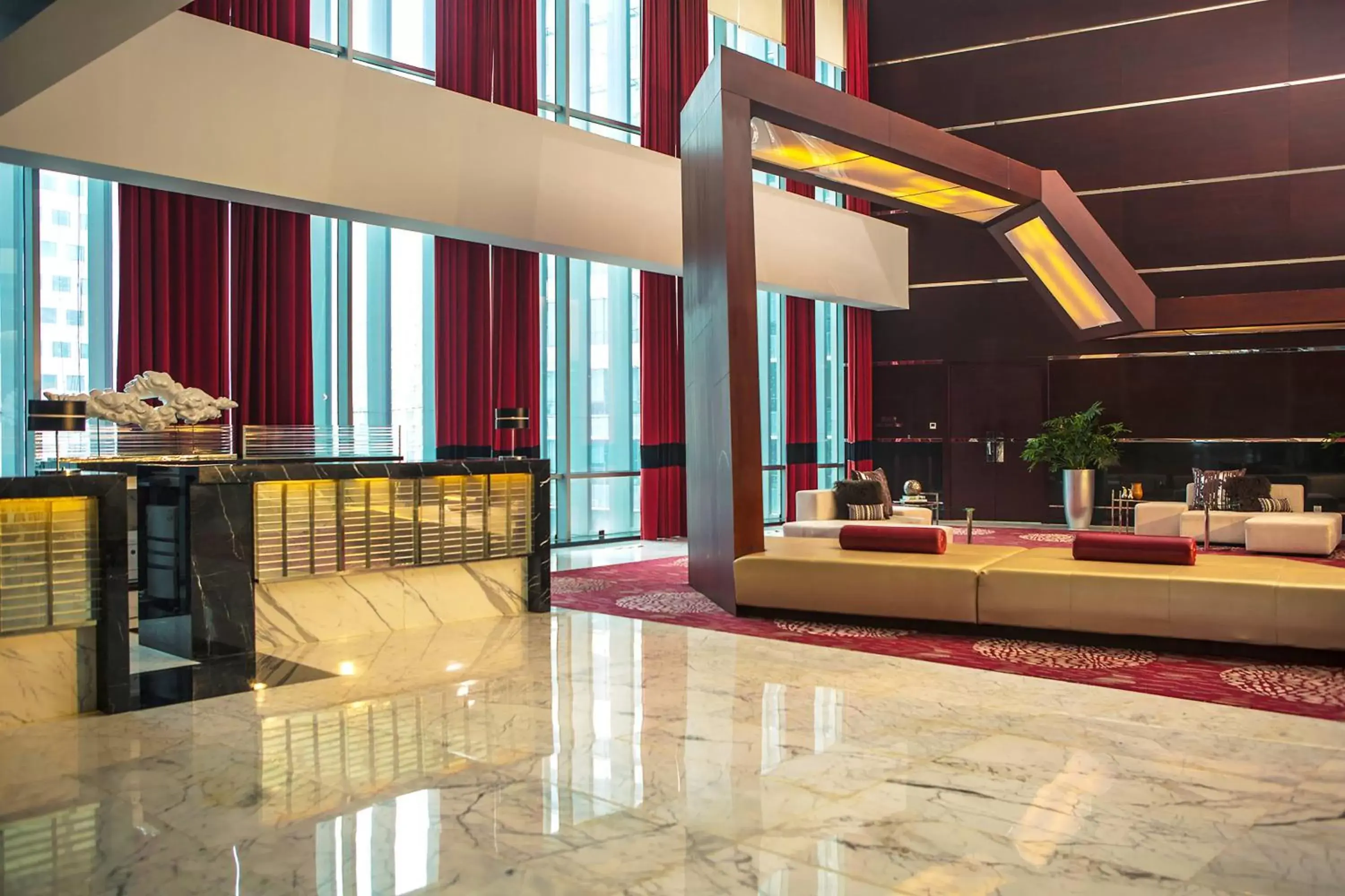 Lobby or reception in Renaissance Beijing Capital Hotel