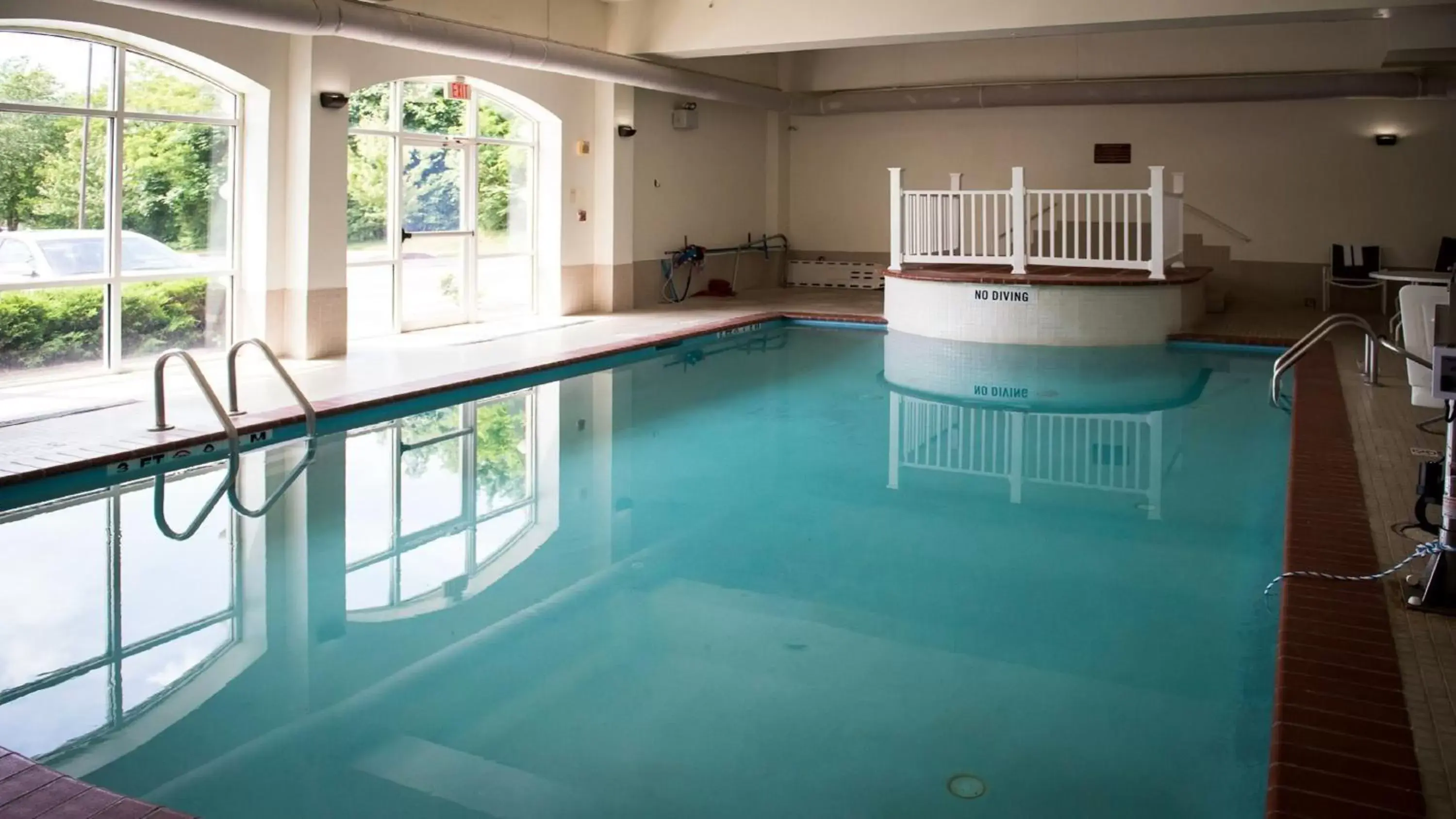 Swimming Pool in Holiday Inn Express La Plata, an IHG Hotel