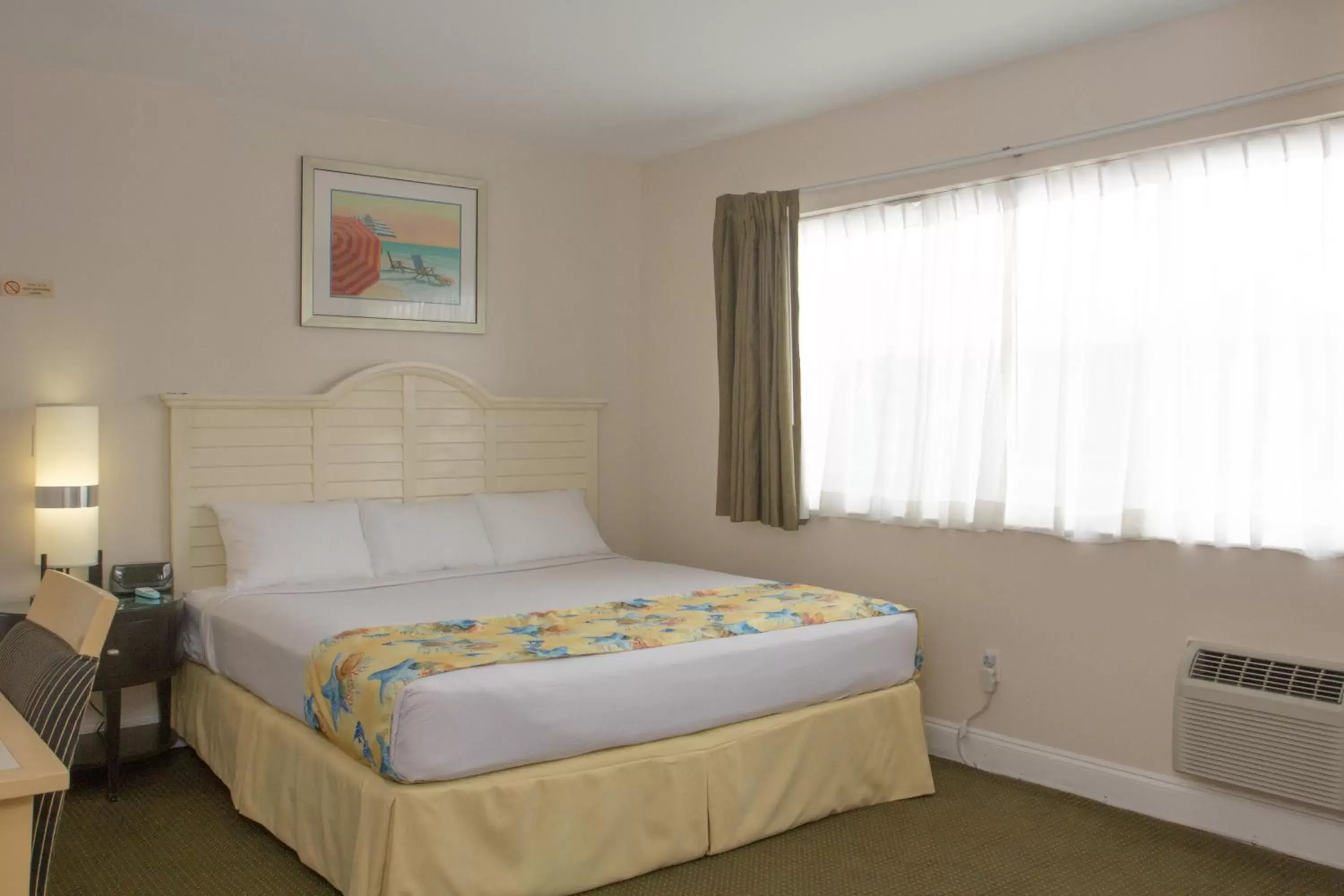 Photo of the whole room, Bed in Beach Place Hotel
