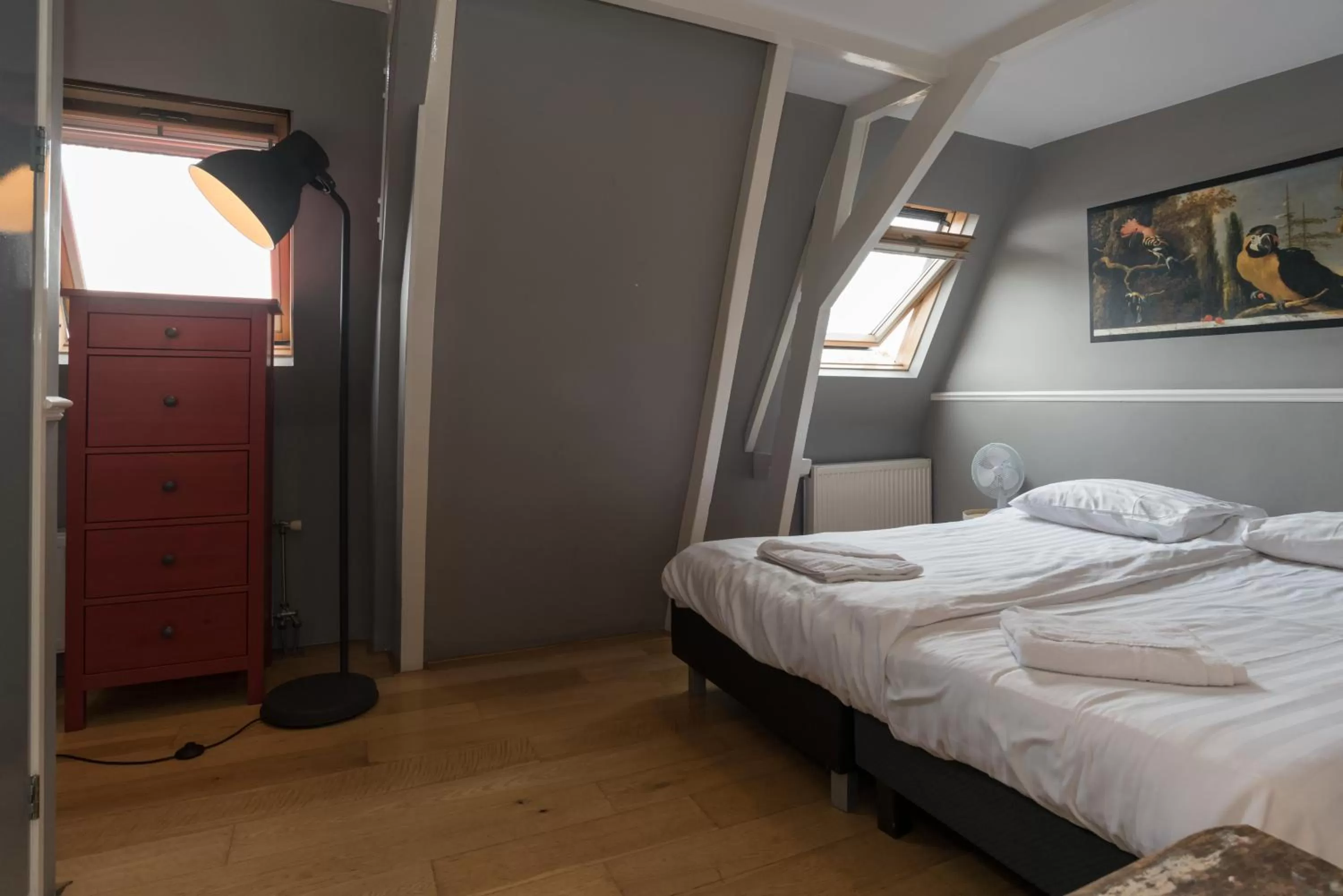 Bed in Westerpark Suites