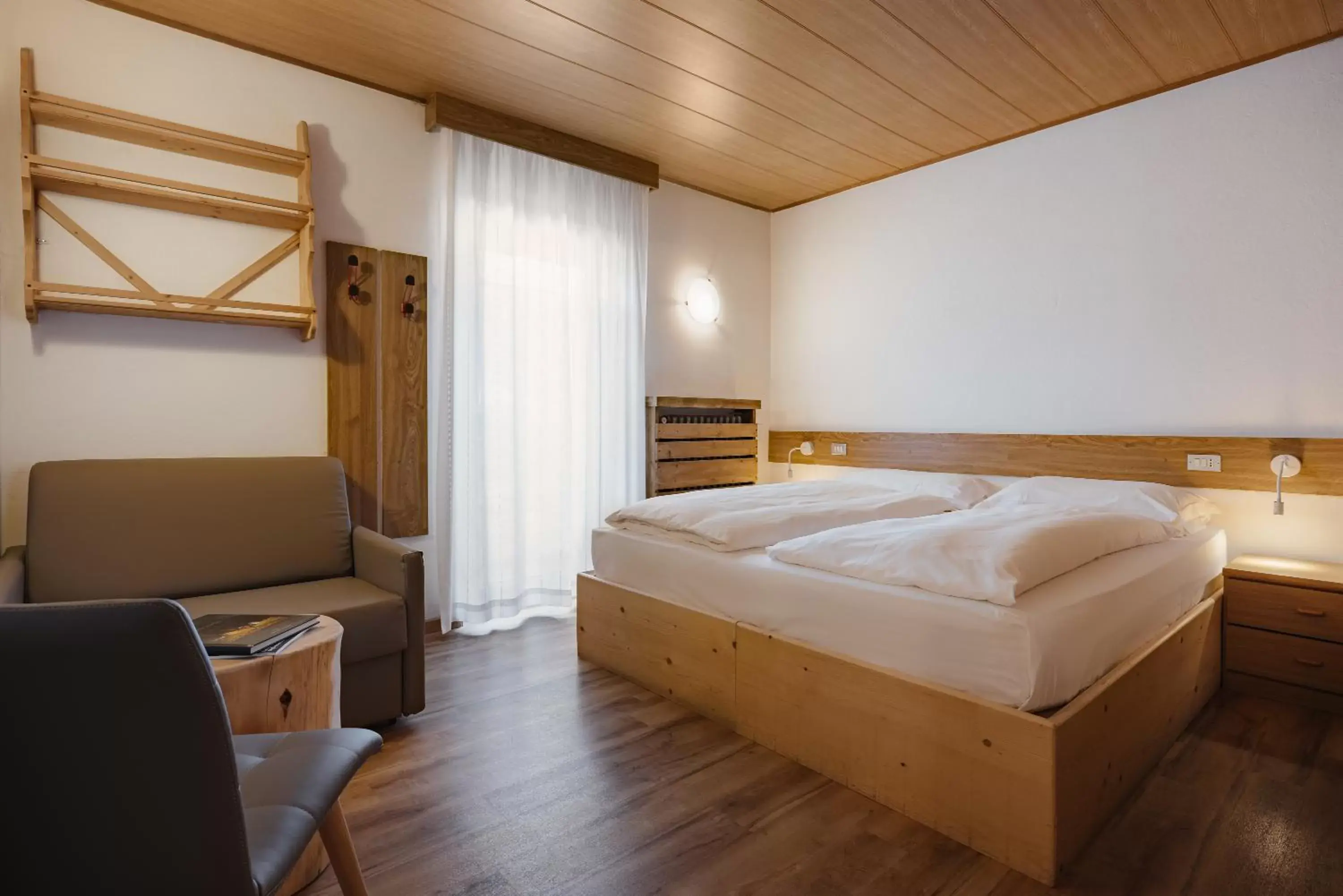 Bedroom, Bed in Hotel La Montanara Predazzo