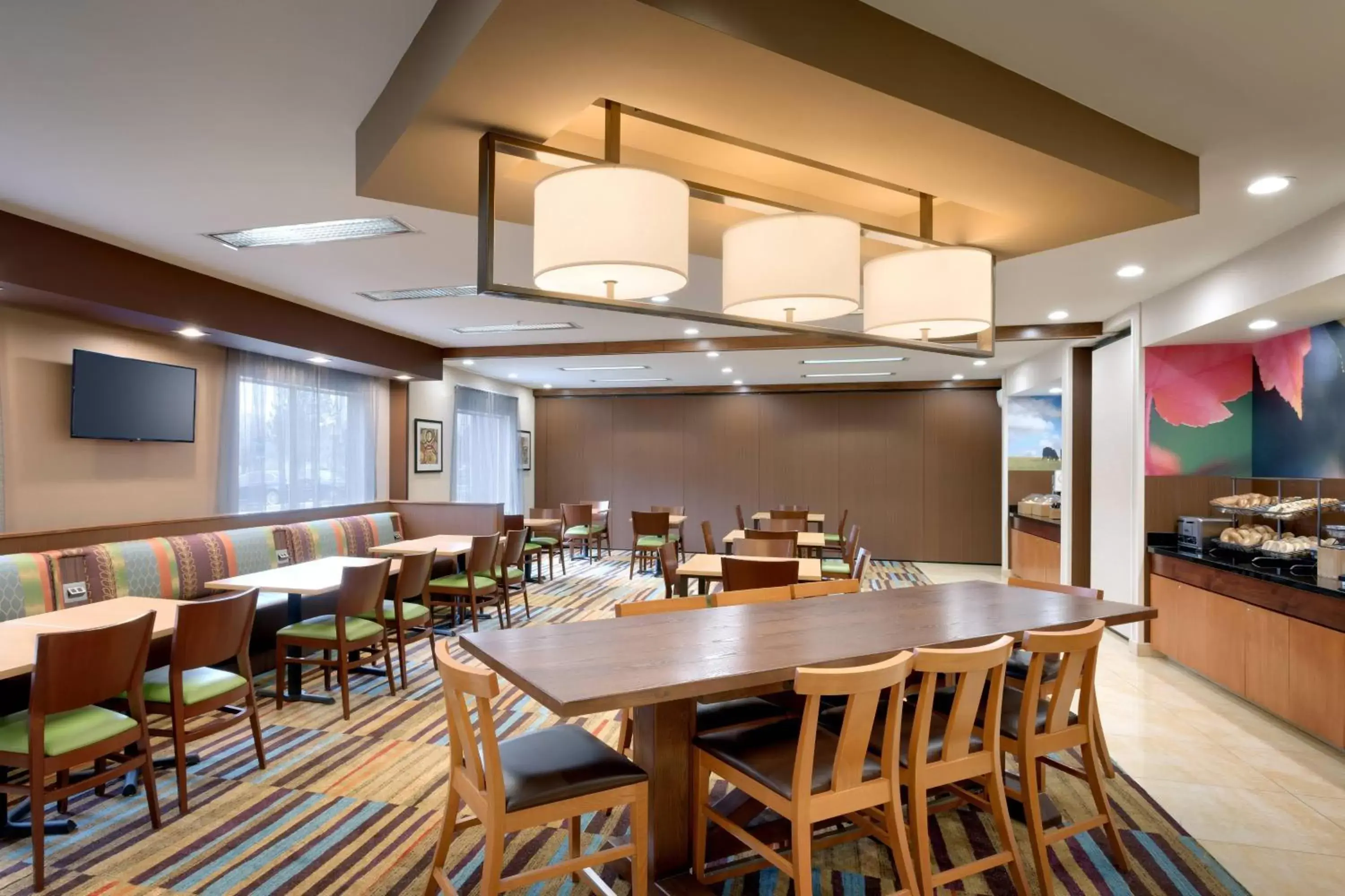 Restaurant/places to eat in Fairfield Inn & Suites Salt Lake City Airport
