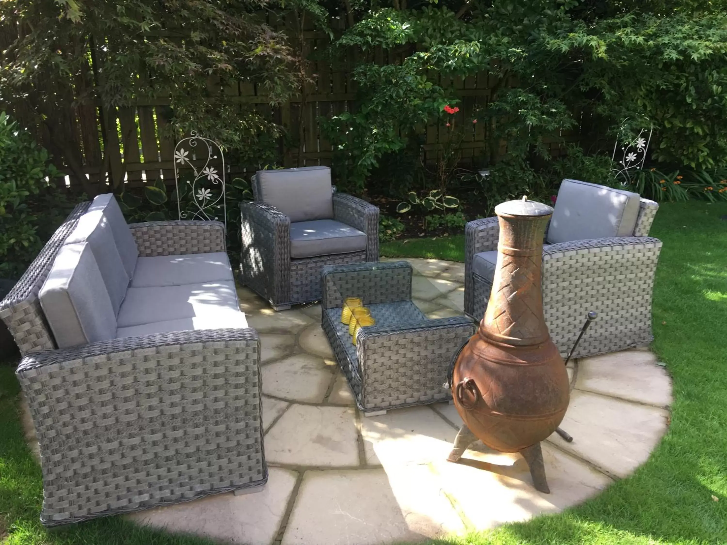 Garden, Seating Area in Grove House Bed & Breakfast