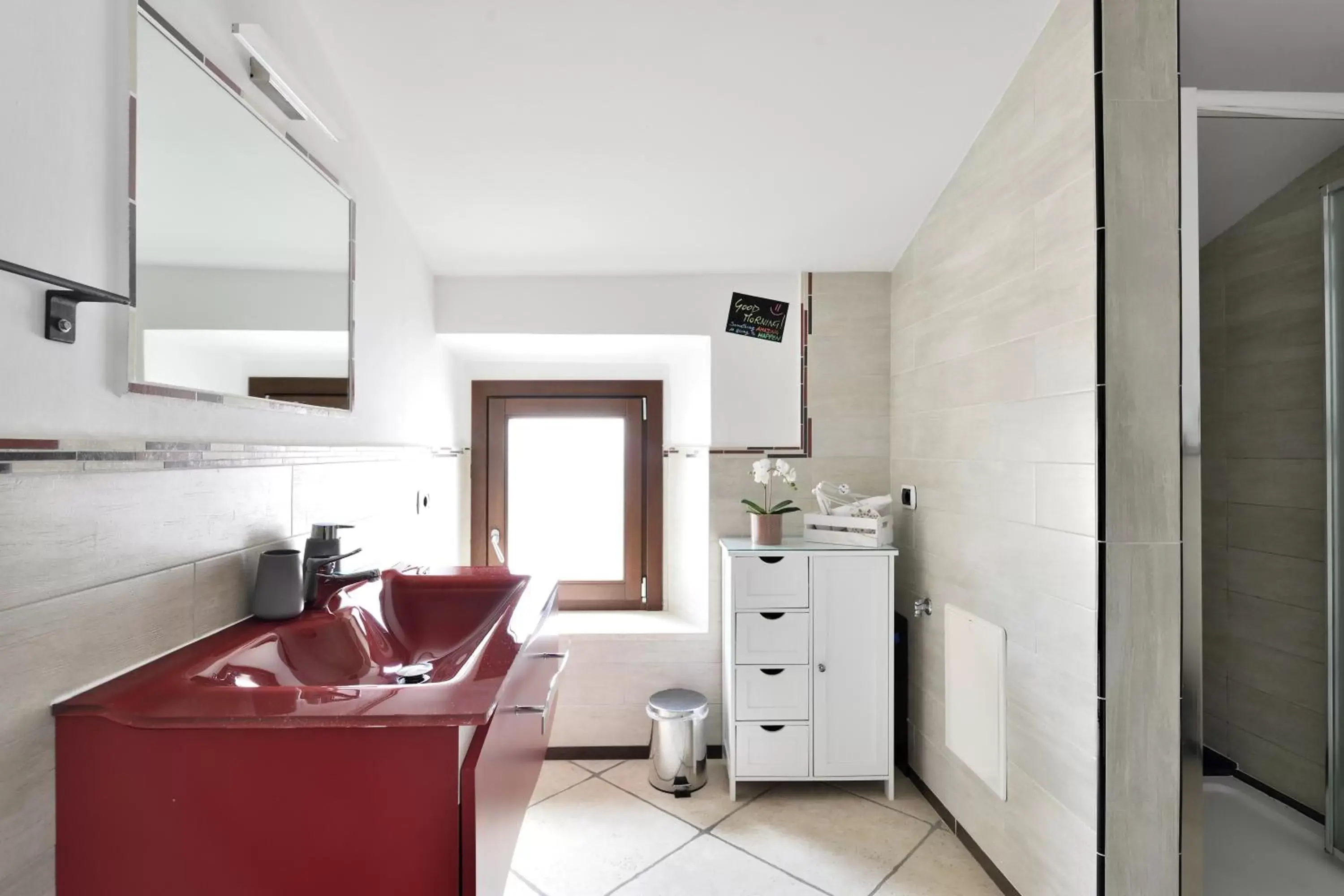 Shower, Kitchen/Kitchenette in Al Vicoletto - Genuine Hospitality