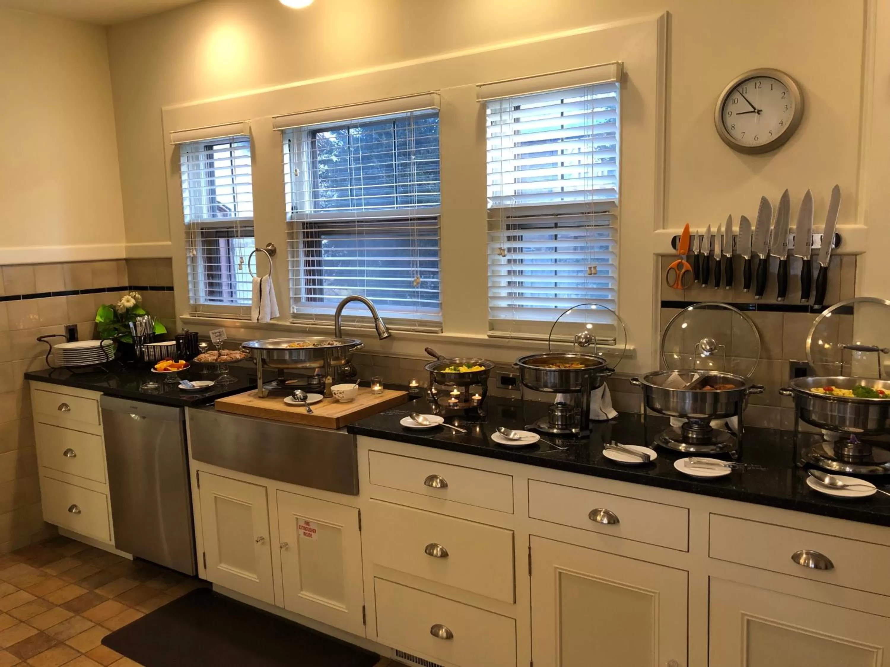 Kitchen/Kitchenette in Leonard at Logan House