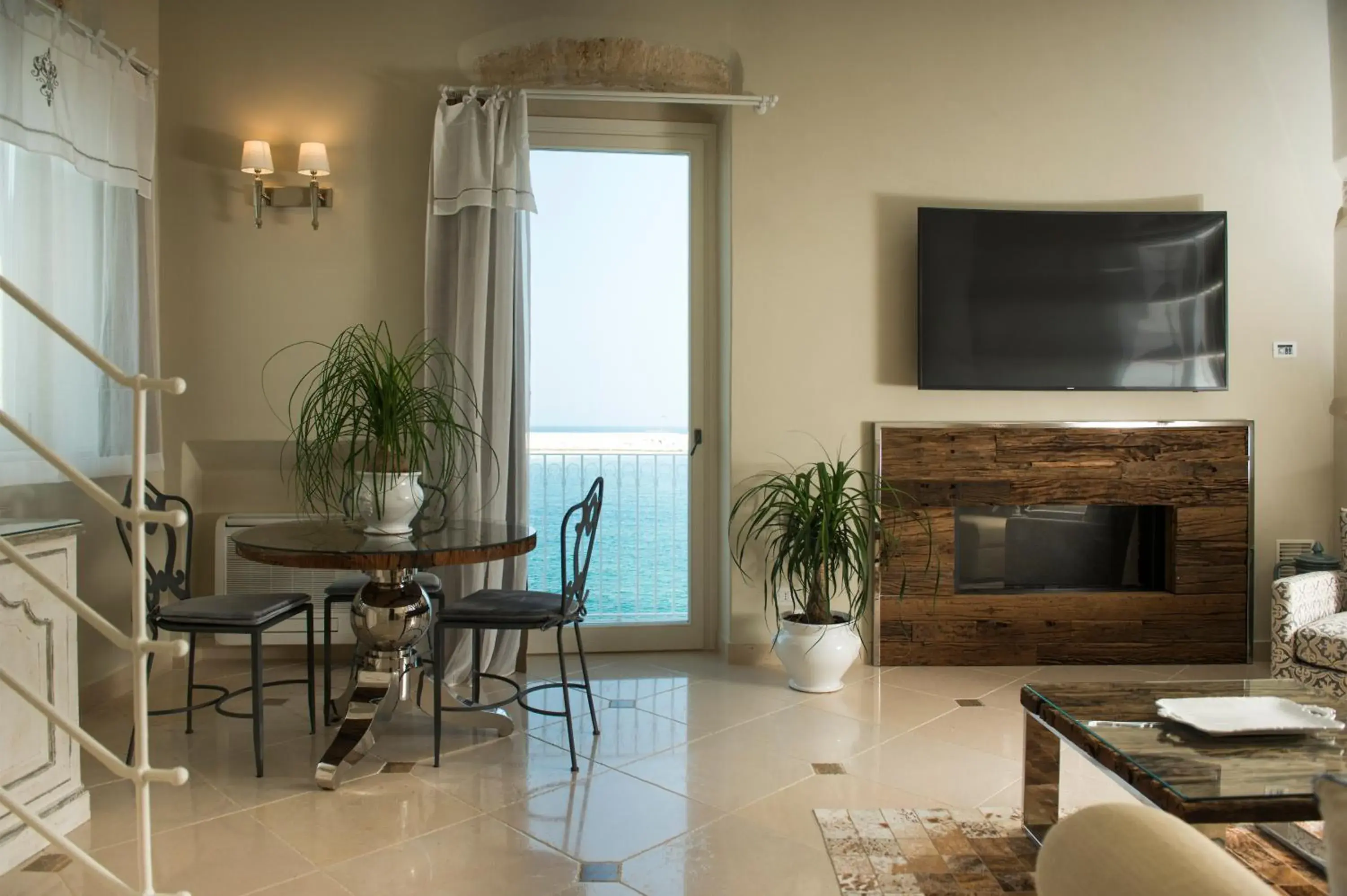 TV and multimedia, Lounge/Bar in Hotel Don Ferrante