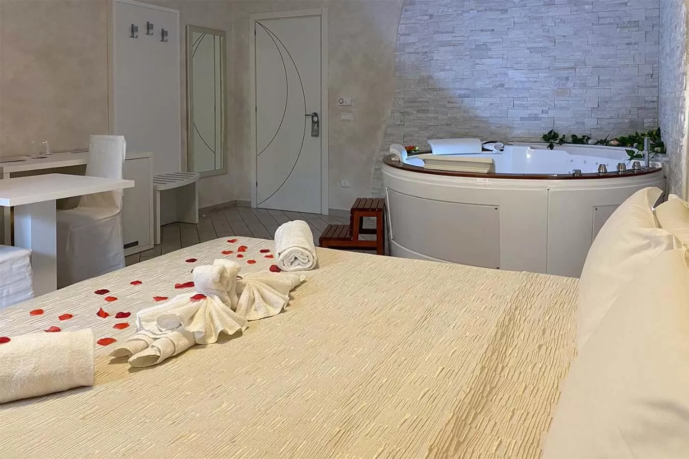 Bedroom, Bed in BlueBay Residence Resort