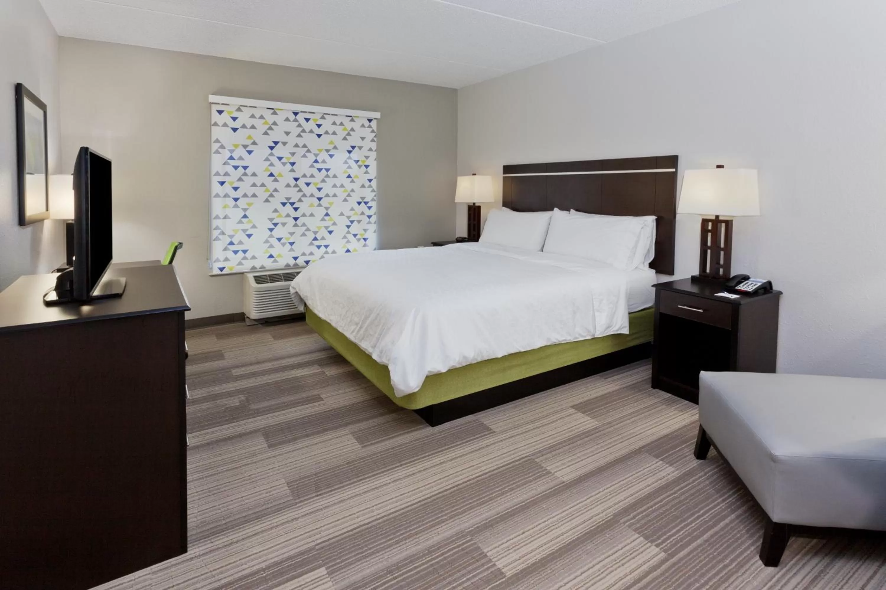 Photo of the whole room, Bed in Holiday Inn Express Hotel & Suites Montgomery Boyd-Cooper Parkway by IHG