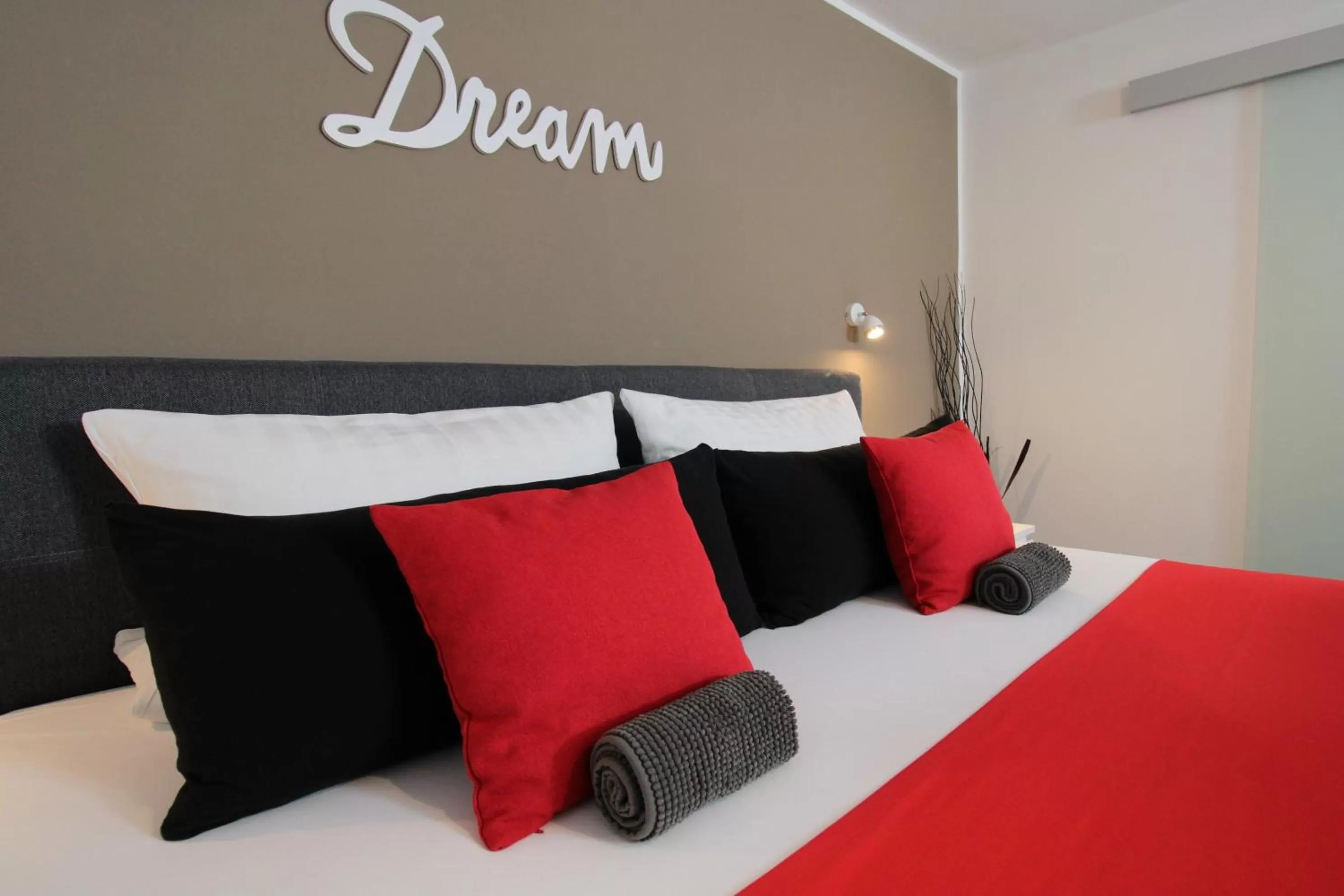 Bed in MY HOME Hotel Lamm Rottweil "Smart Home"