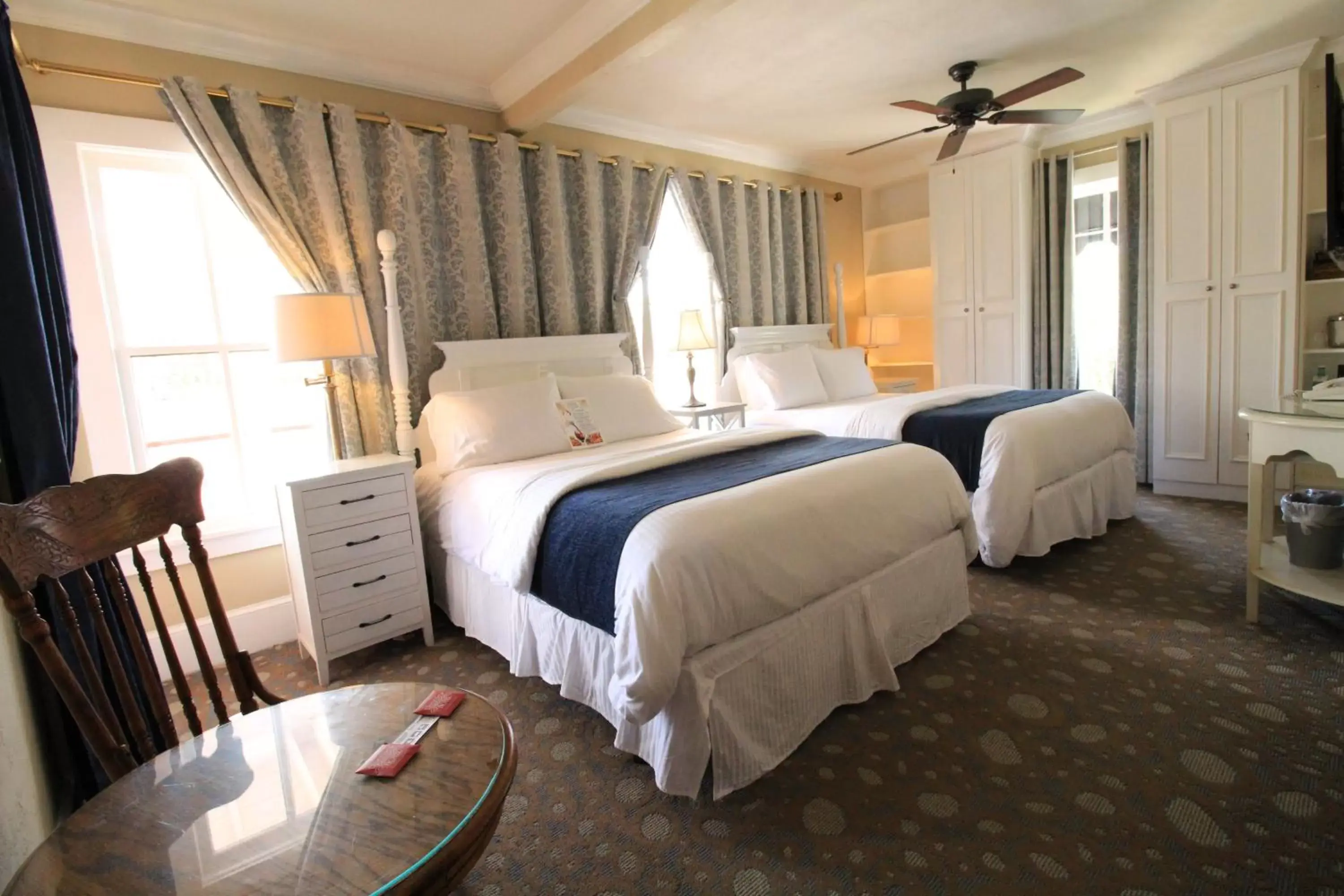 Bed in The Riverview Hotel - New Smyrna Beach