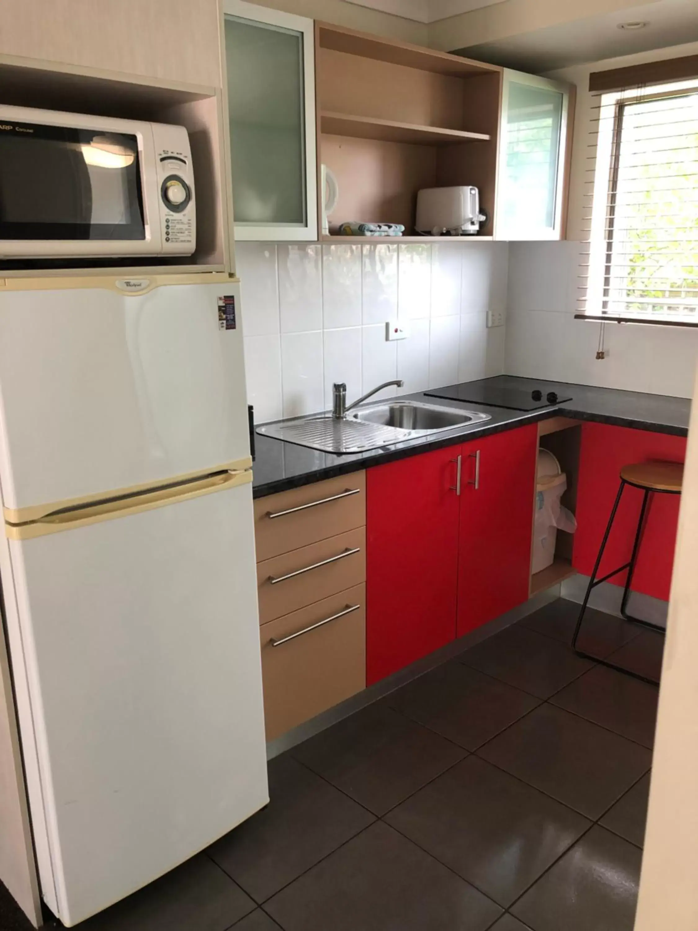 Kitchen/Kitchenette in Hervey Bay Motel