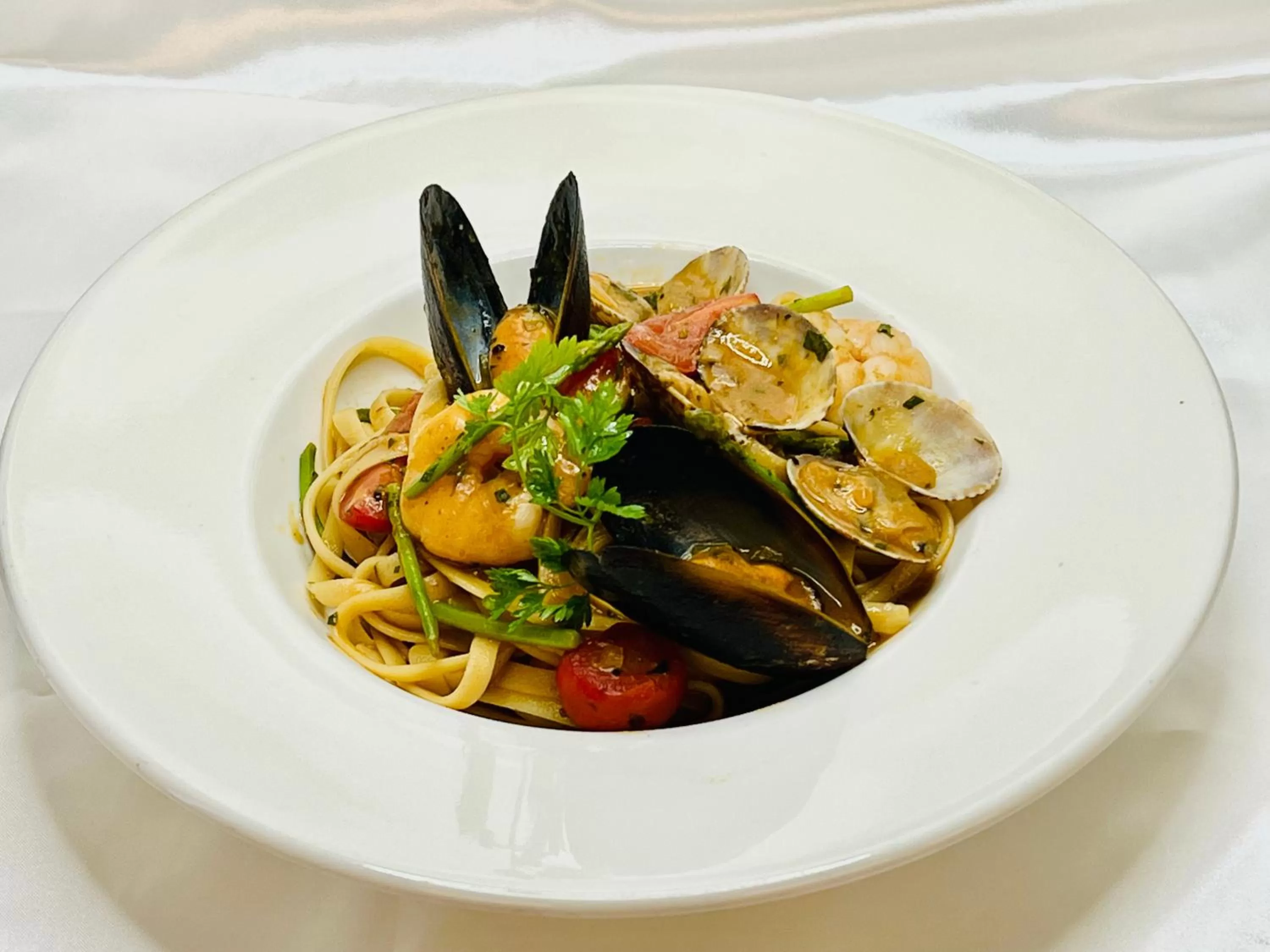 Restaurant/places to eat in ibis Hong Kong North Point