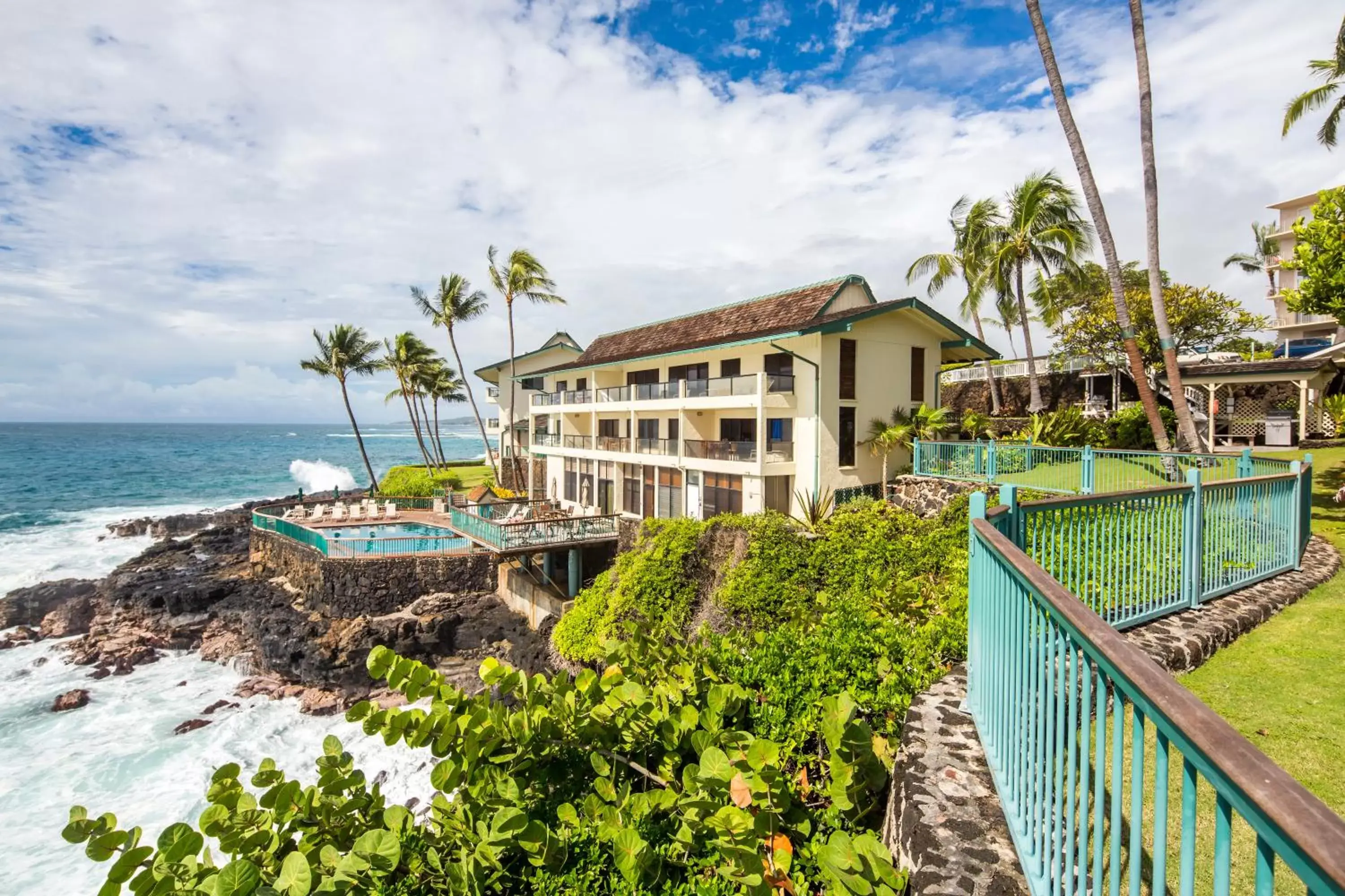 Facade/entrance in Castle Poipu Shores