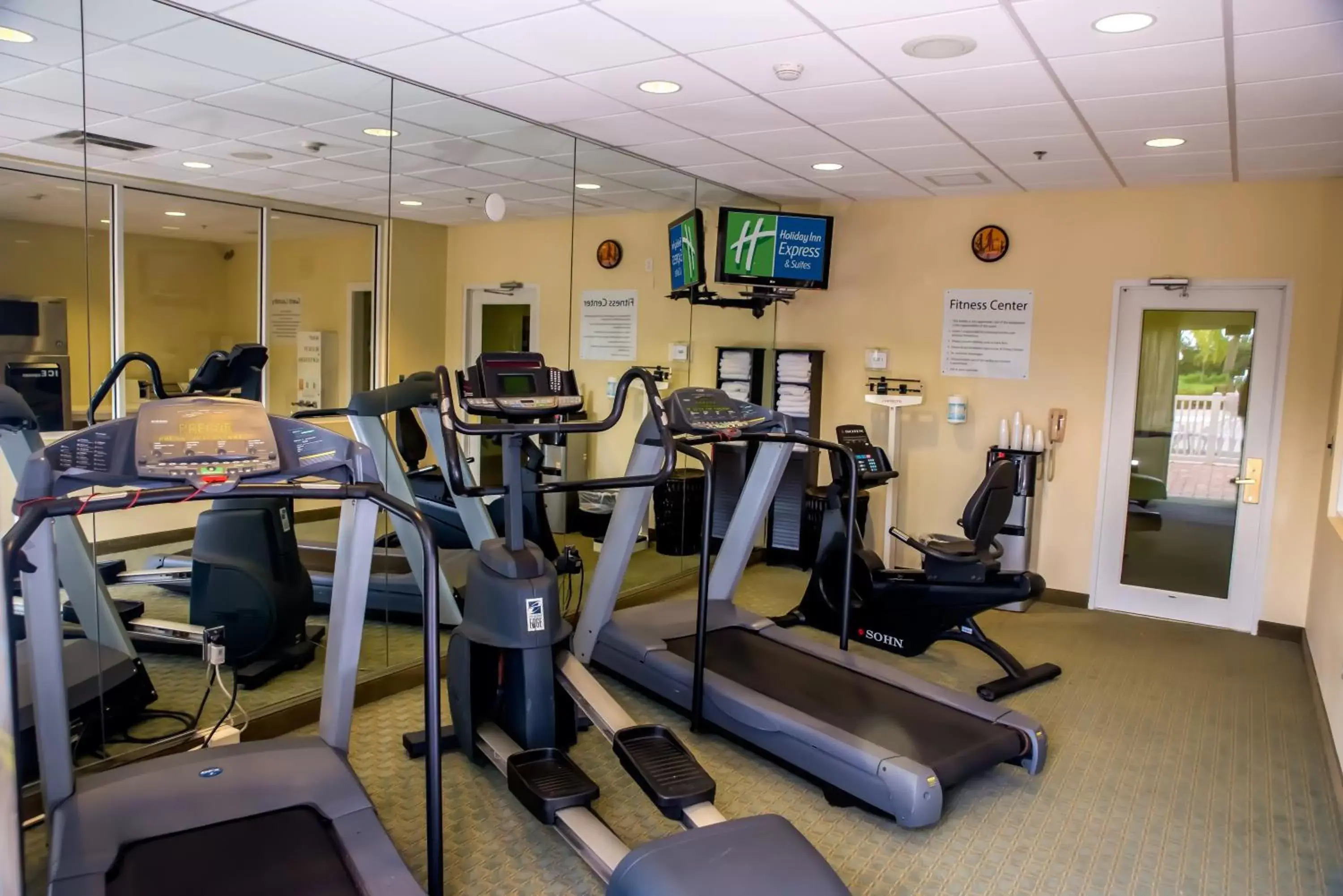 Fitness centre/facilities, Fitness Center/Facilities in Holiday Inn Express Hotel & Suites Cocoa, an IHG Hotel