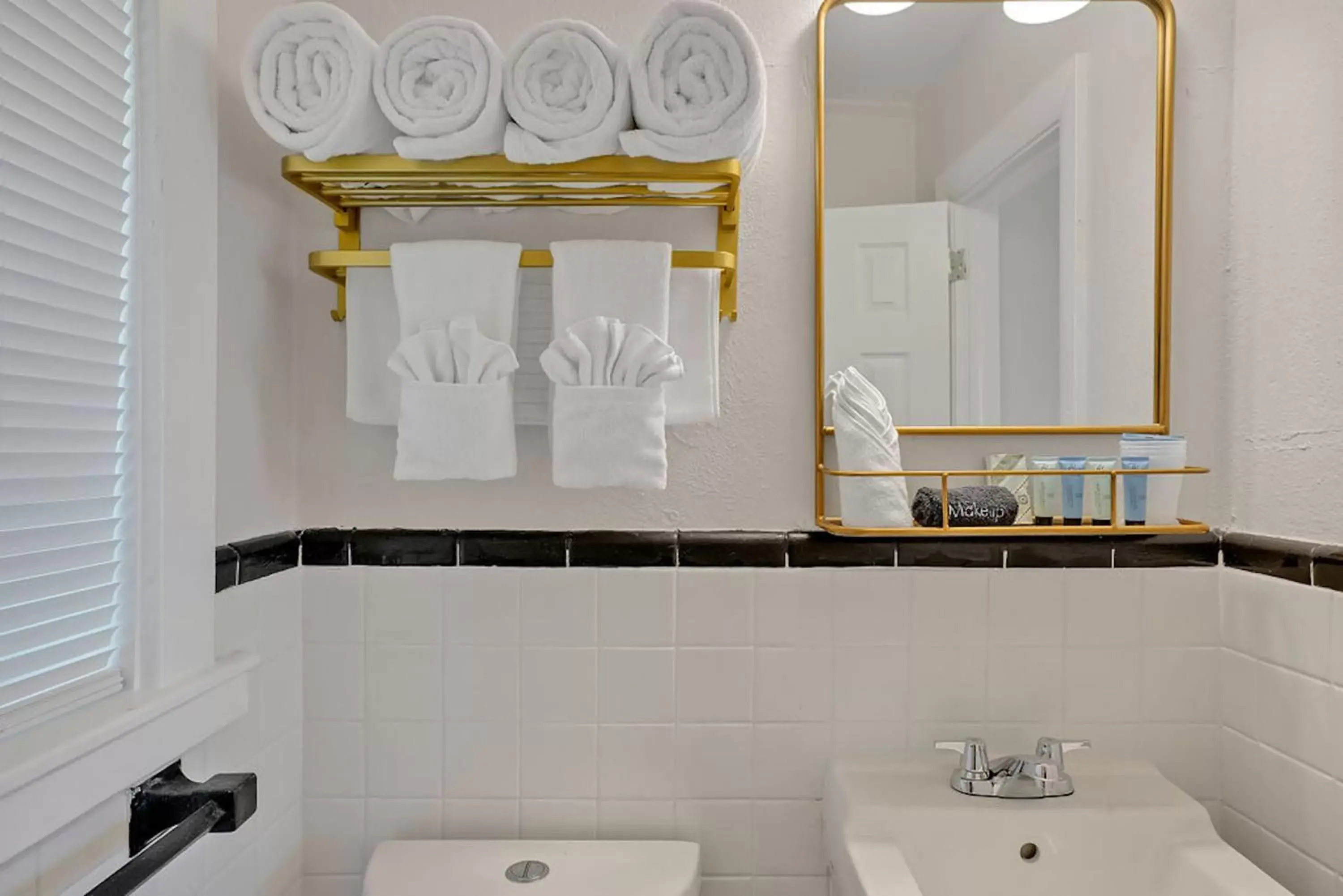 Bathroom in The Starlite Inn